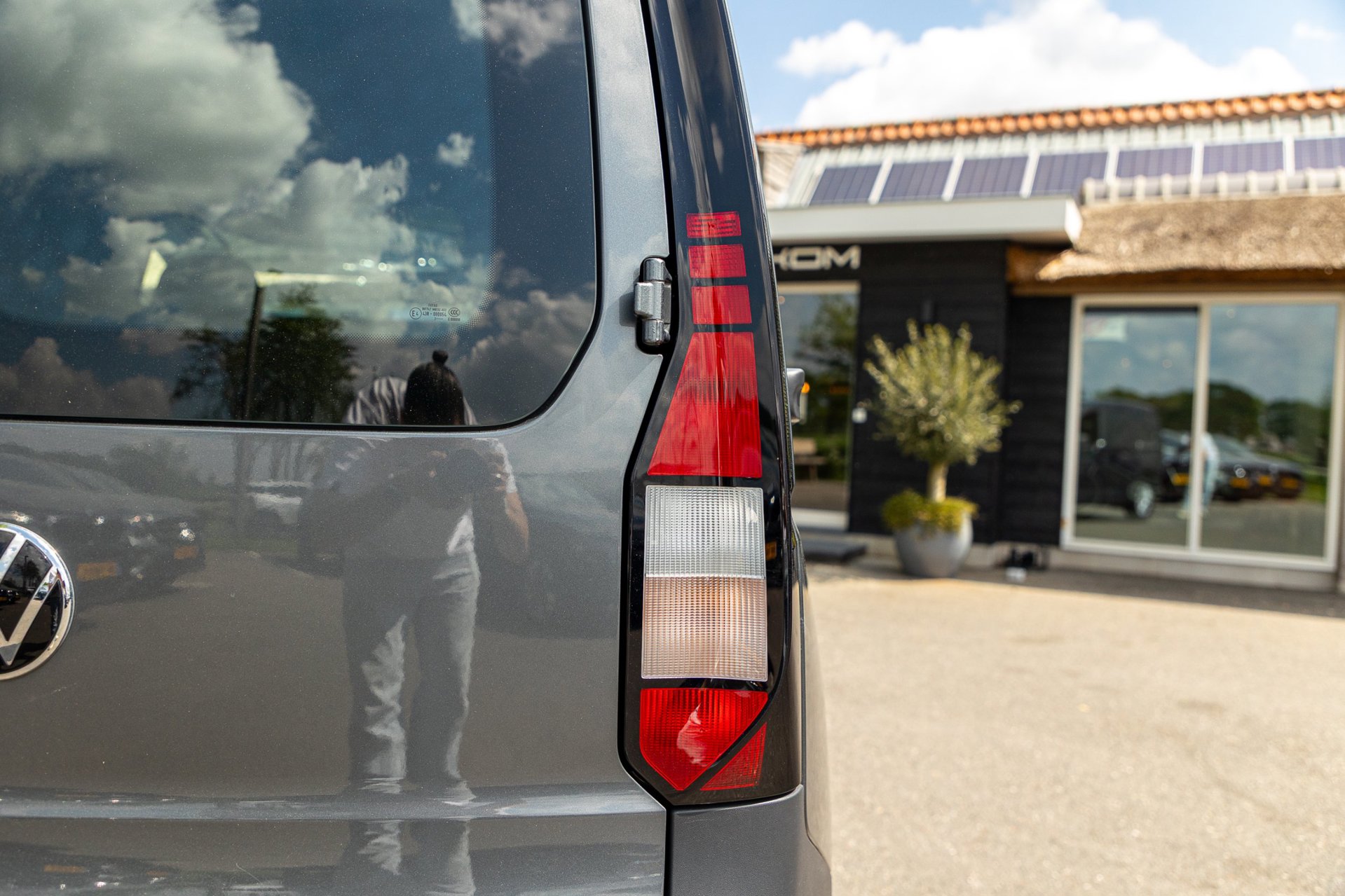 Foto van Volkswagen Caddy Modified Partition Wall