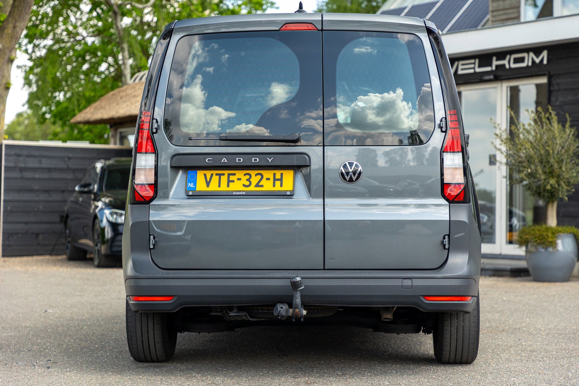 Foto van Volkswagen Caddy Modified Partition Wall