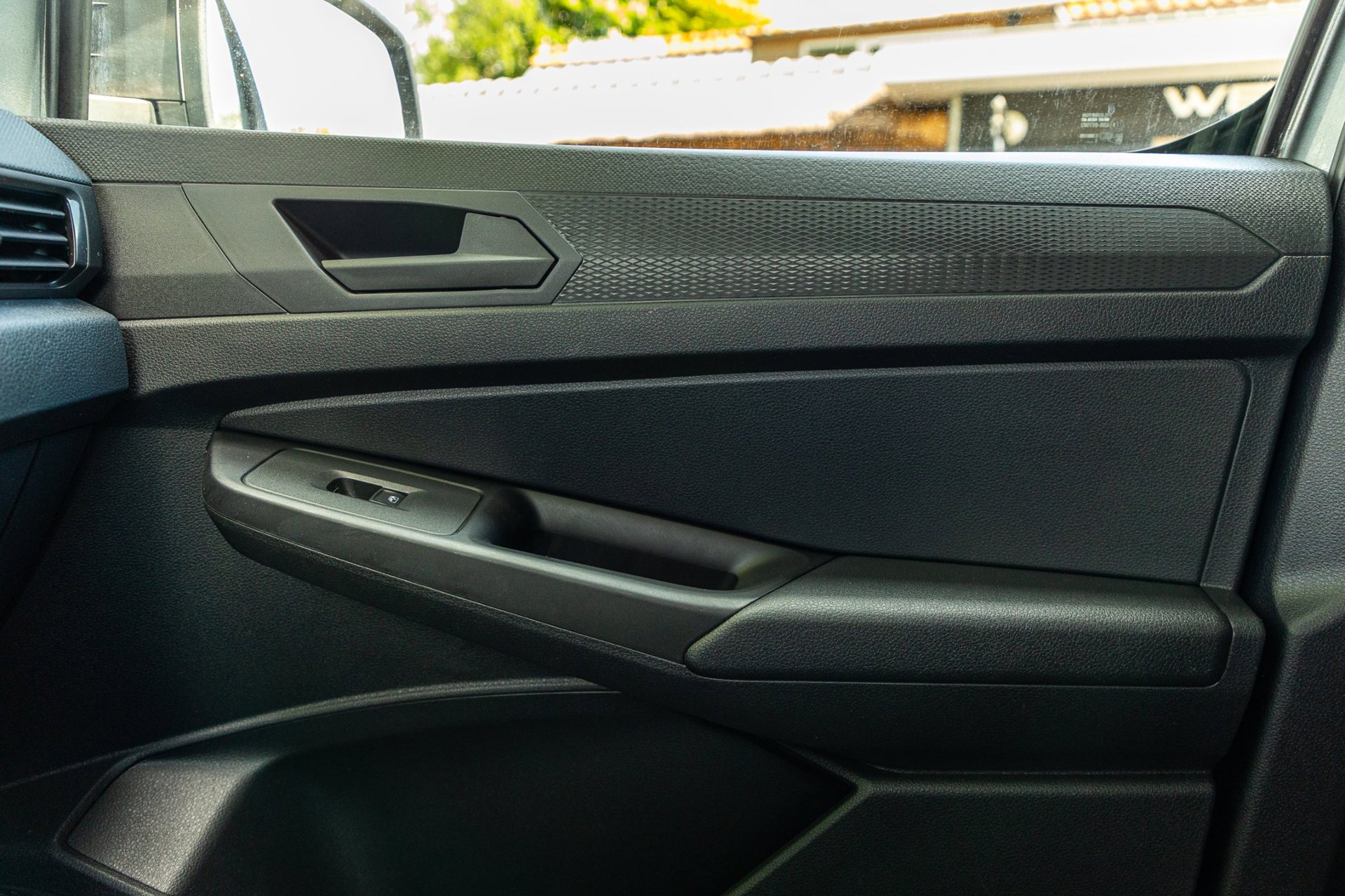 Foto van Volkswagen Caddy Modified Partition Wall