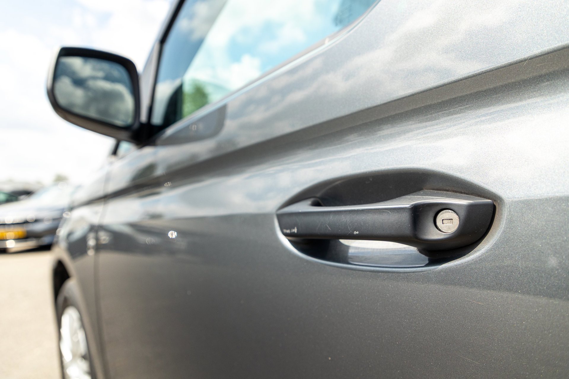 Foto van Volkswagen Caddy Modified Partition Wall