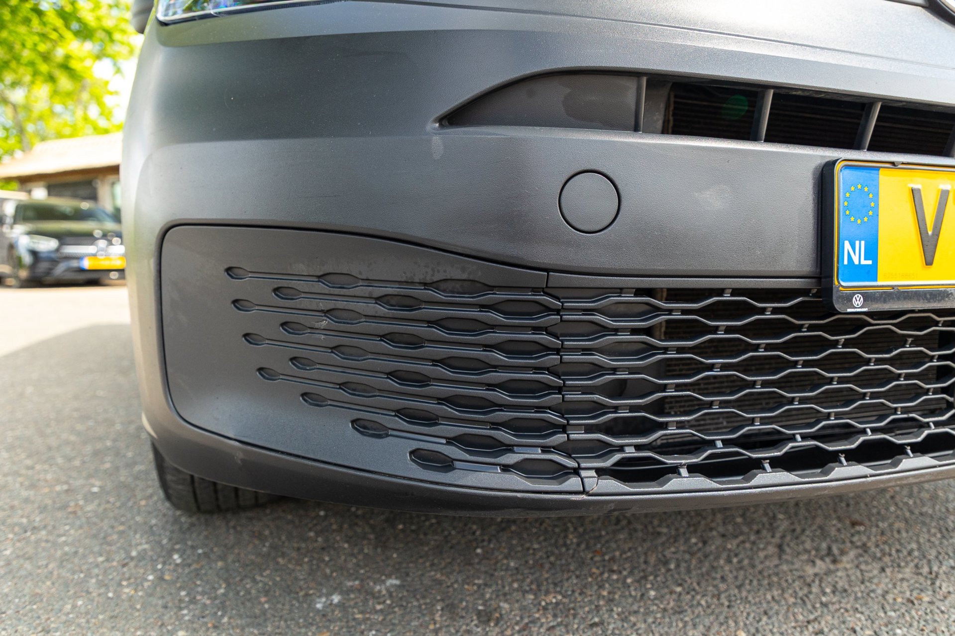 Foto van Volkswagen Caddy Modified Partition Wall