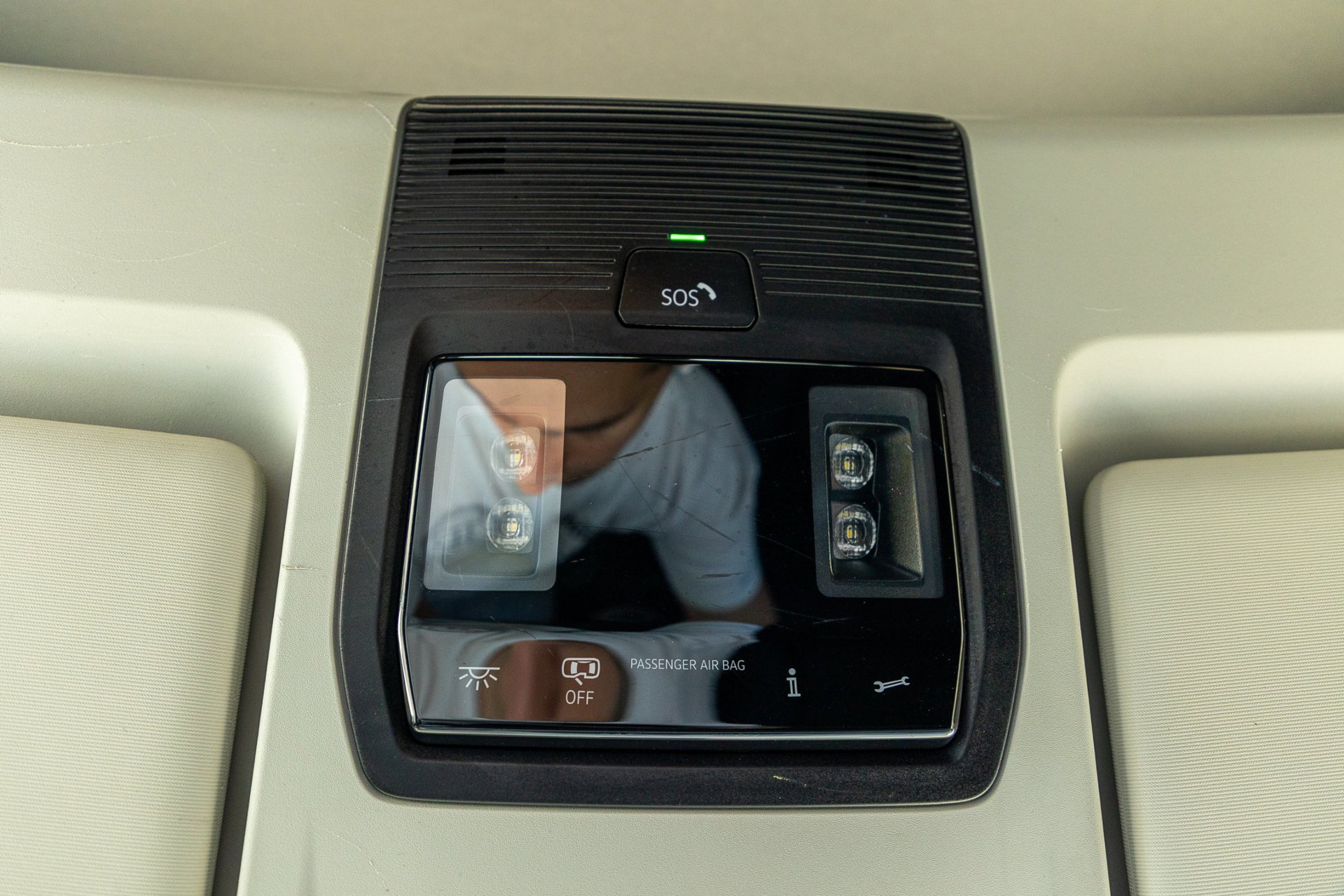 Foto van Volkswagen Caddy Modified Partition Wall
