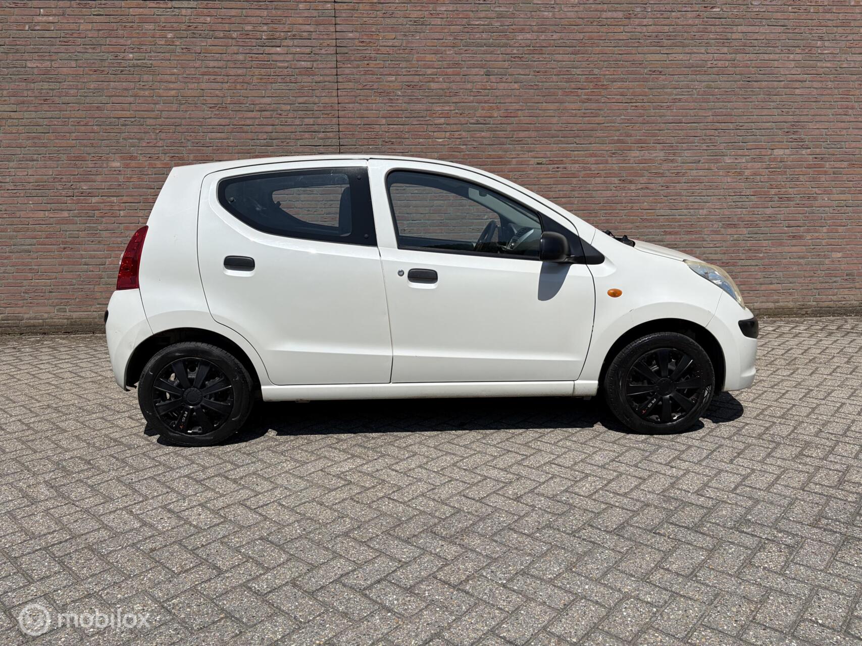 Foto van Nissan Nissan Pixo