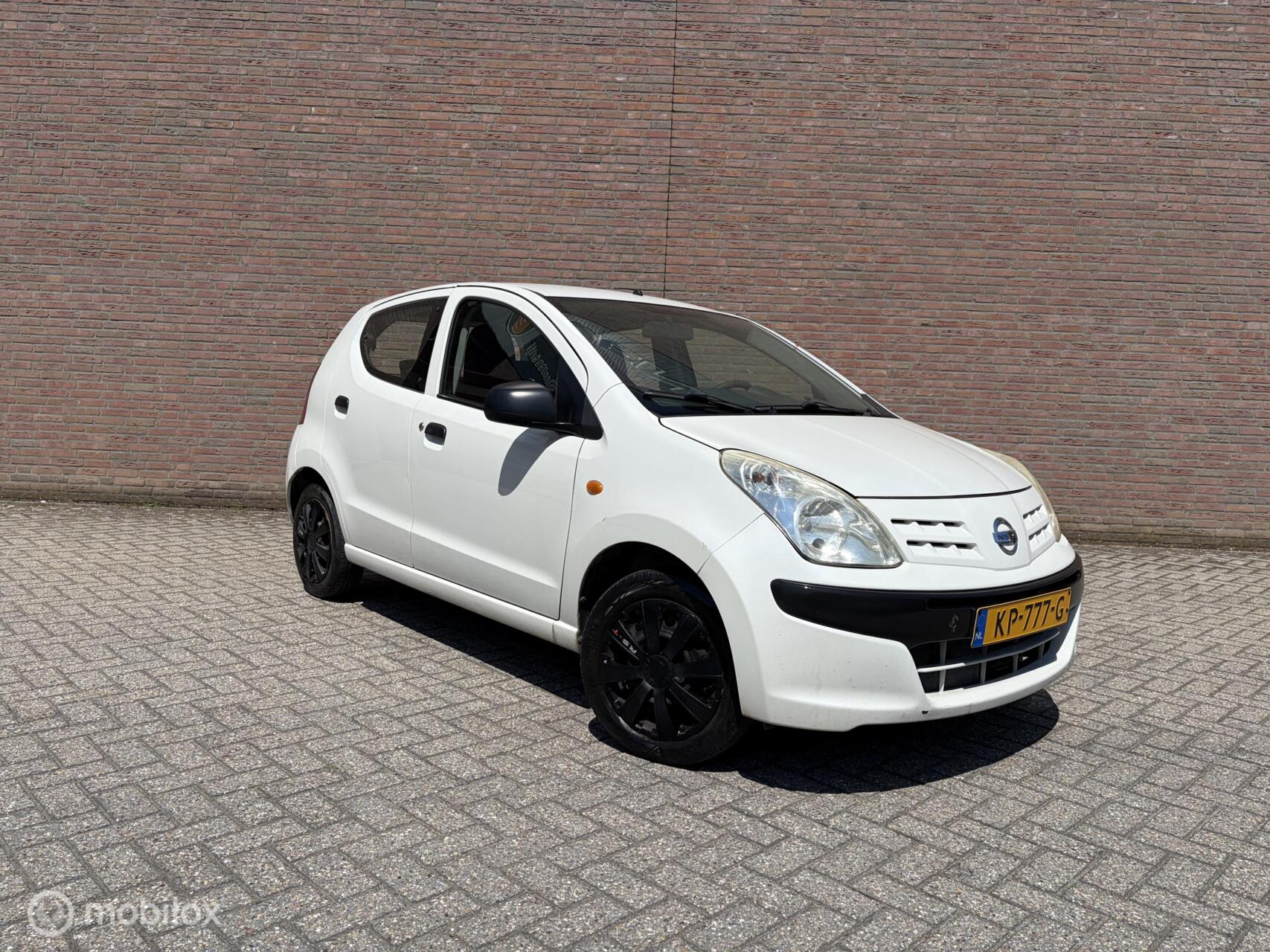 Nissan Nissan Pixo 1.0 Acenta  NIEUWE APK / NIEUWE KOPPELING 2011 - voorkant