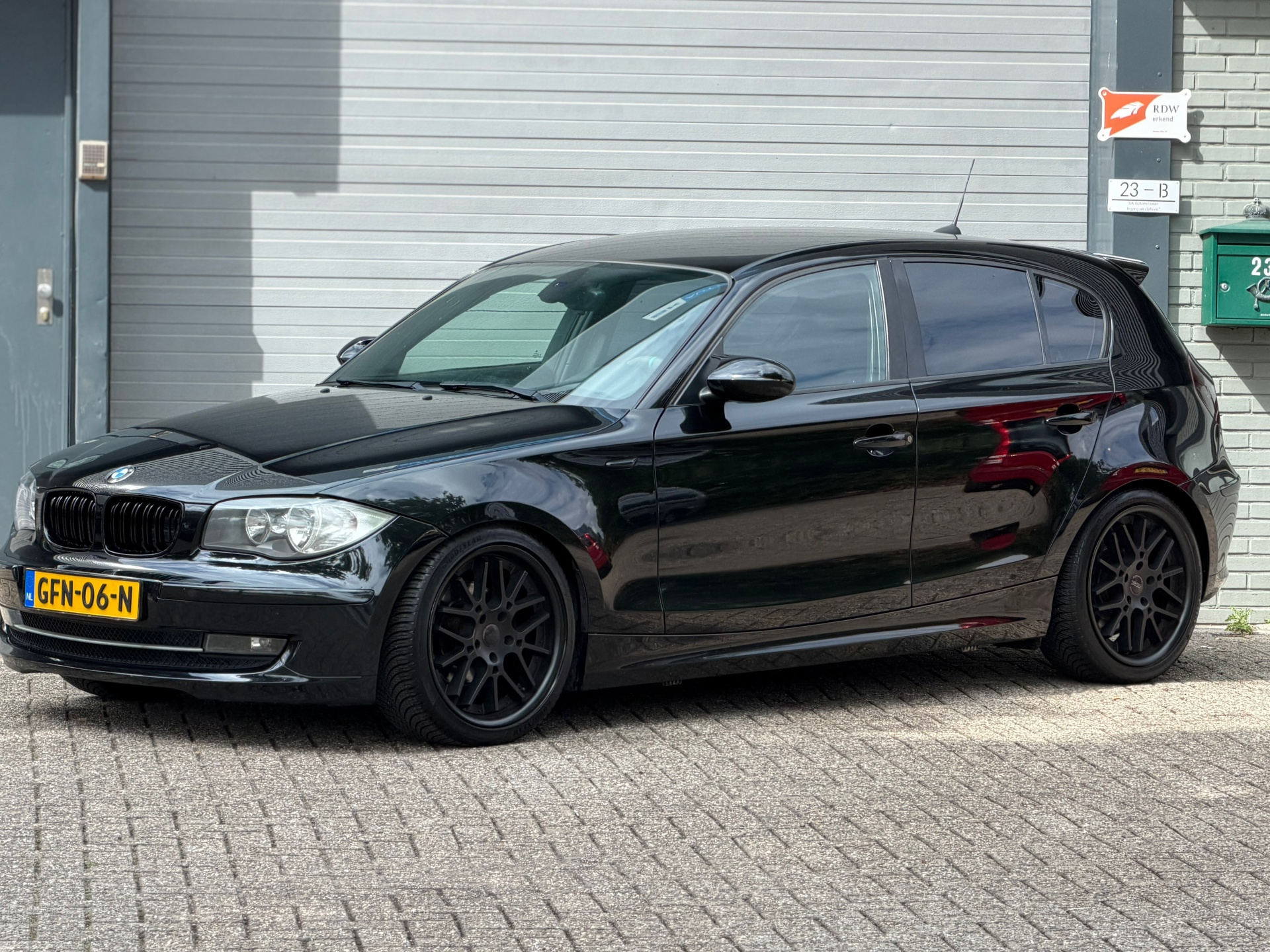 BMW 1er Reihe 118d Corporate 2008 - voorkant