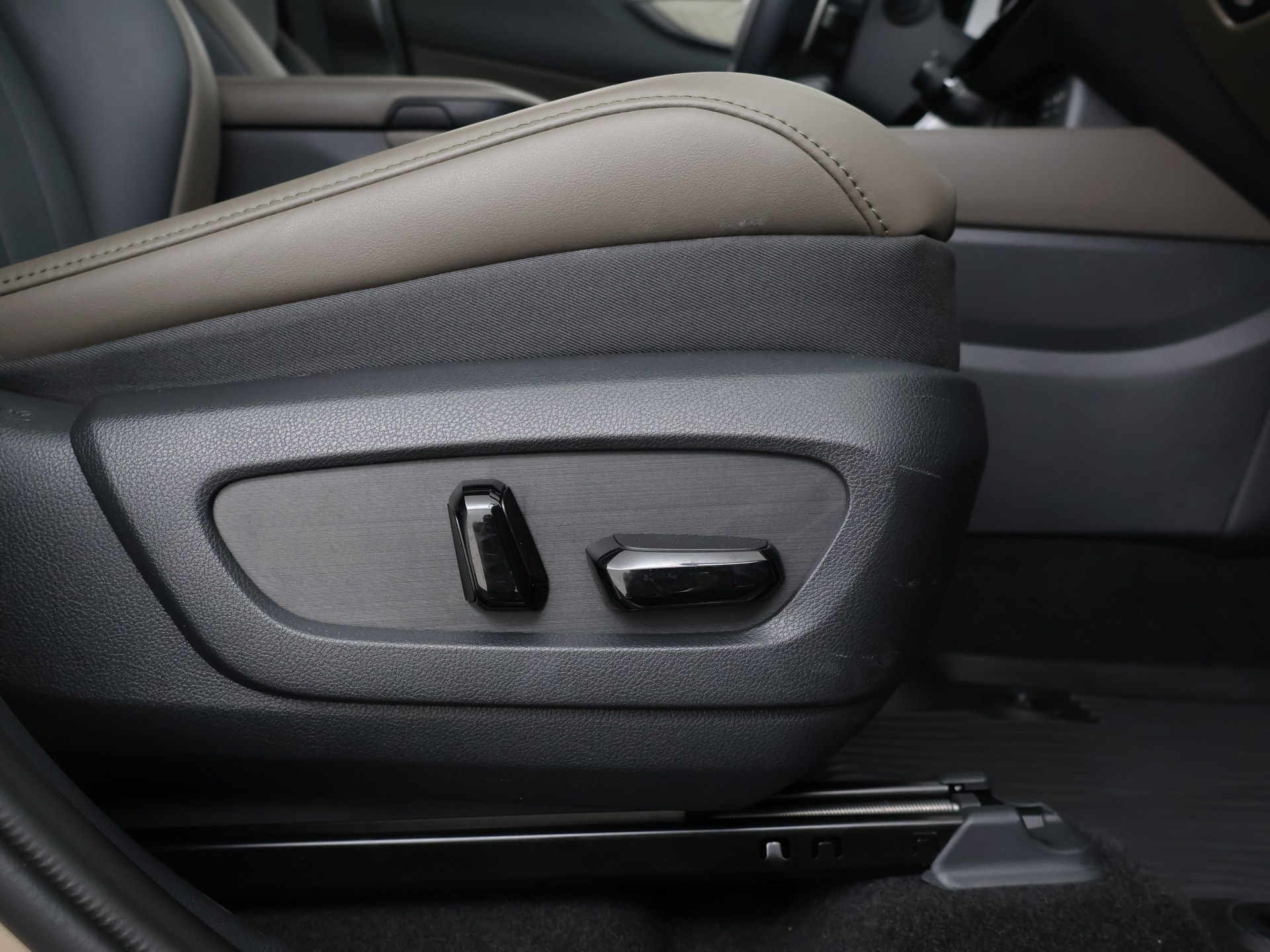 Foto van Lexus Lexus Nx450h+
