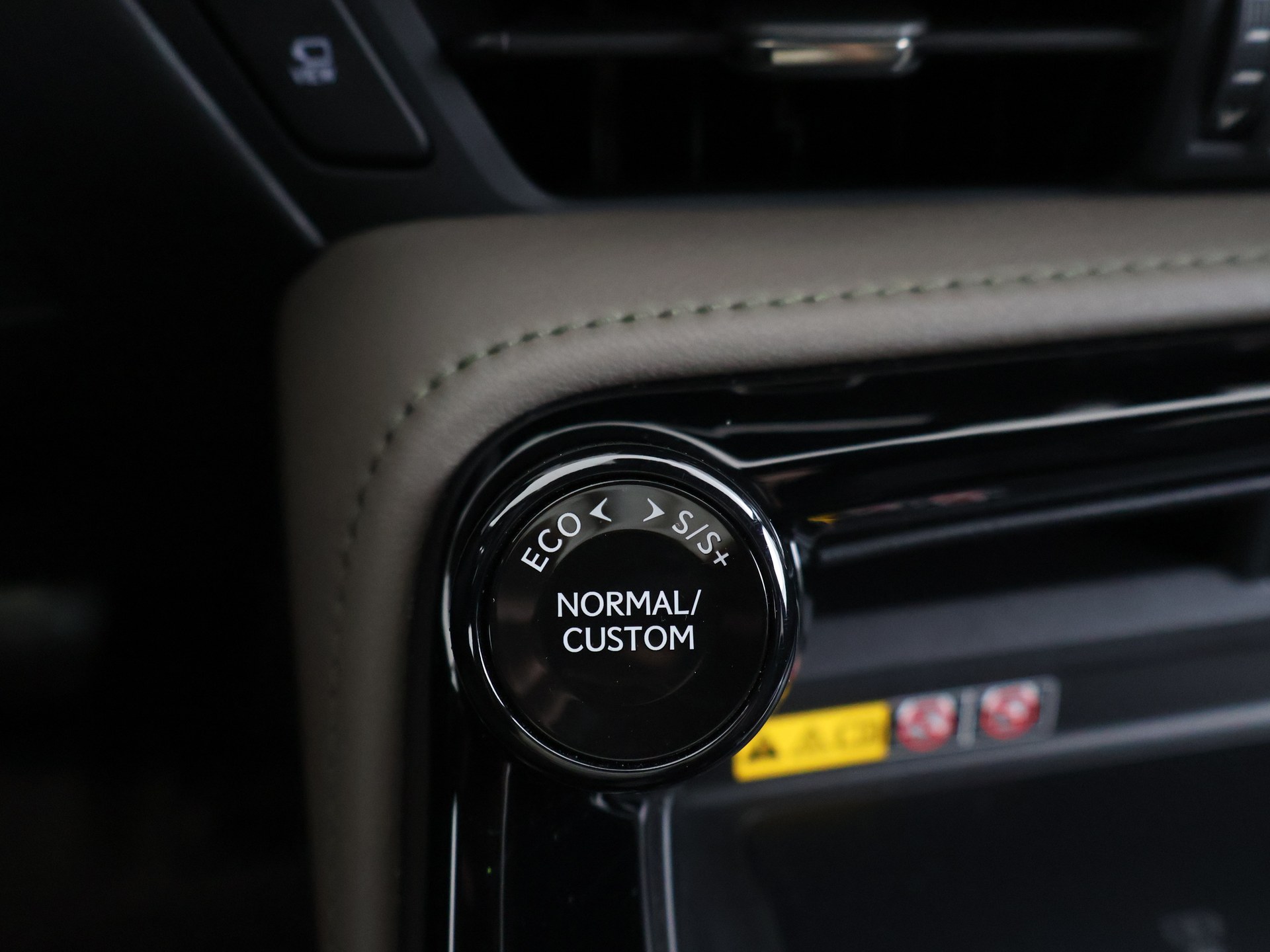 Foto van Lexus Lexus Nx450h+