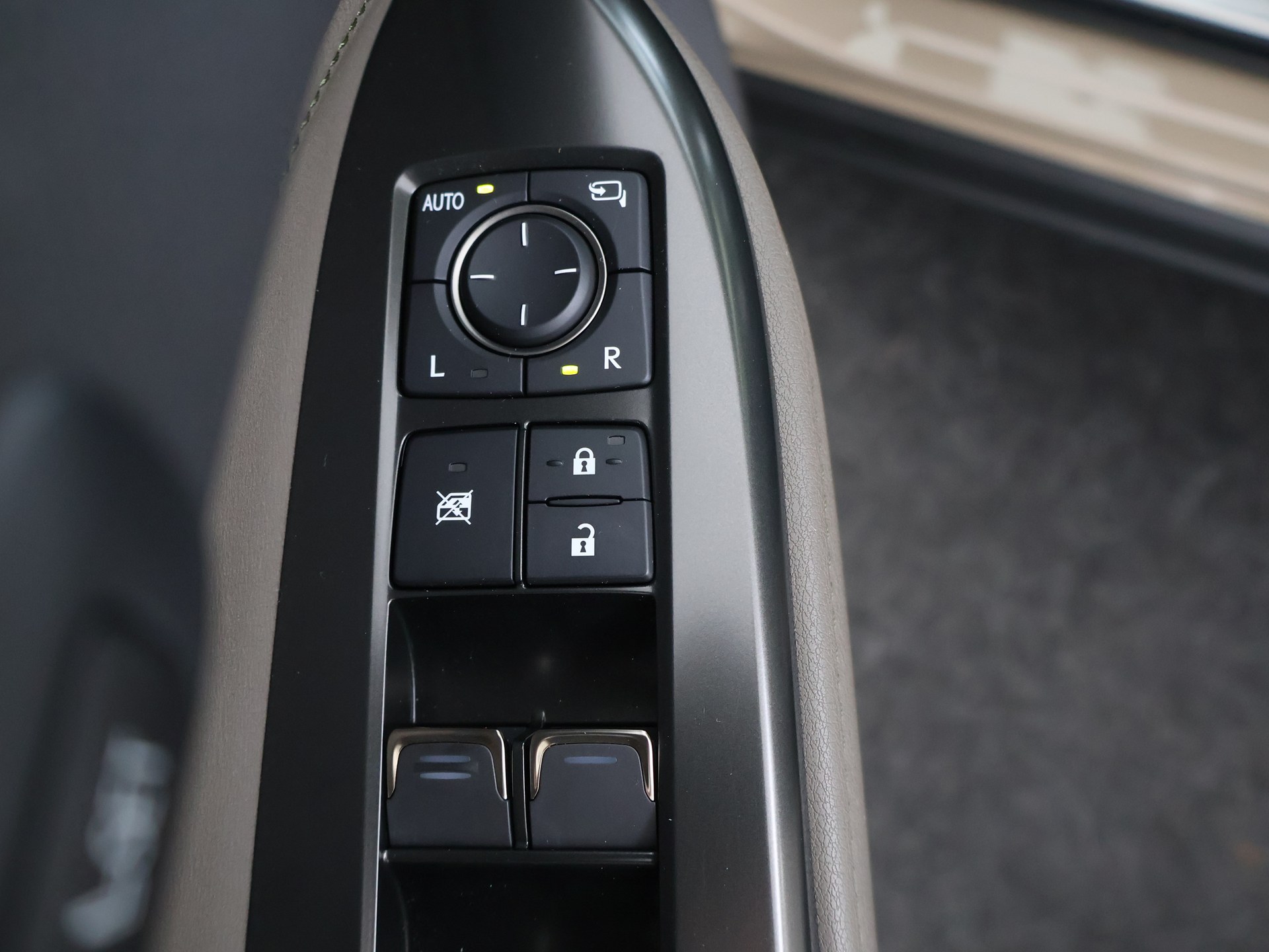 Foto van Lexus Lexus Nx450h+