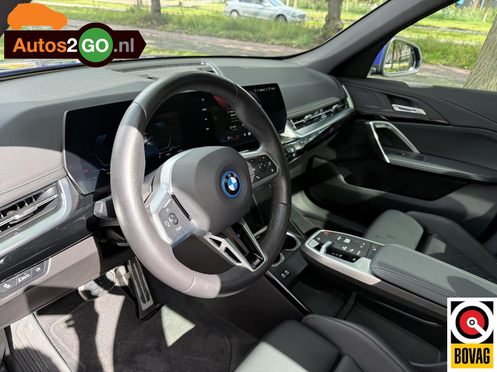 Foto van BMW Ix1