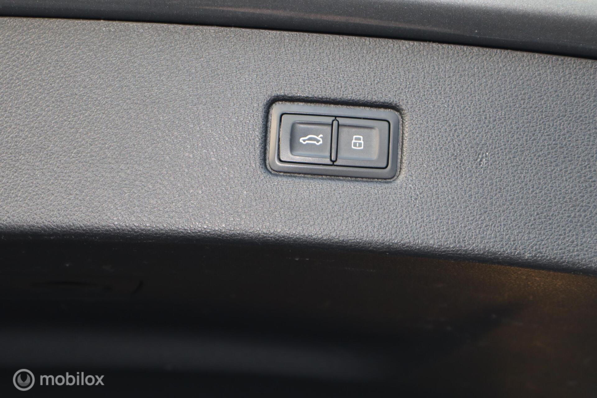 Foto van Audi Q7 E-tron