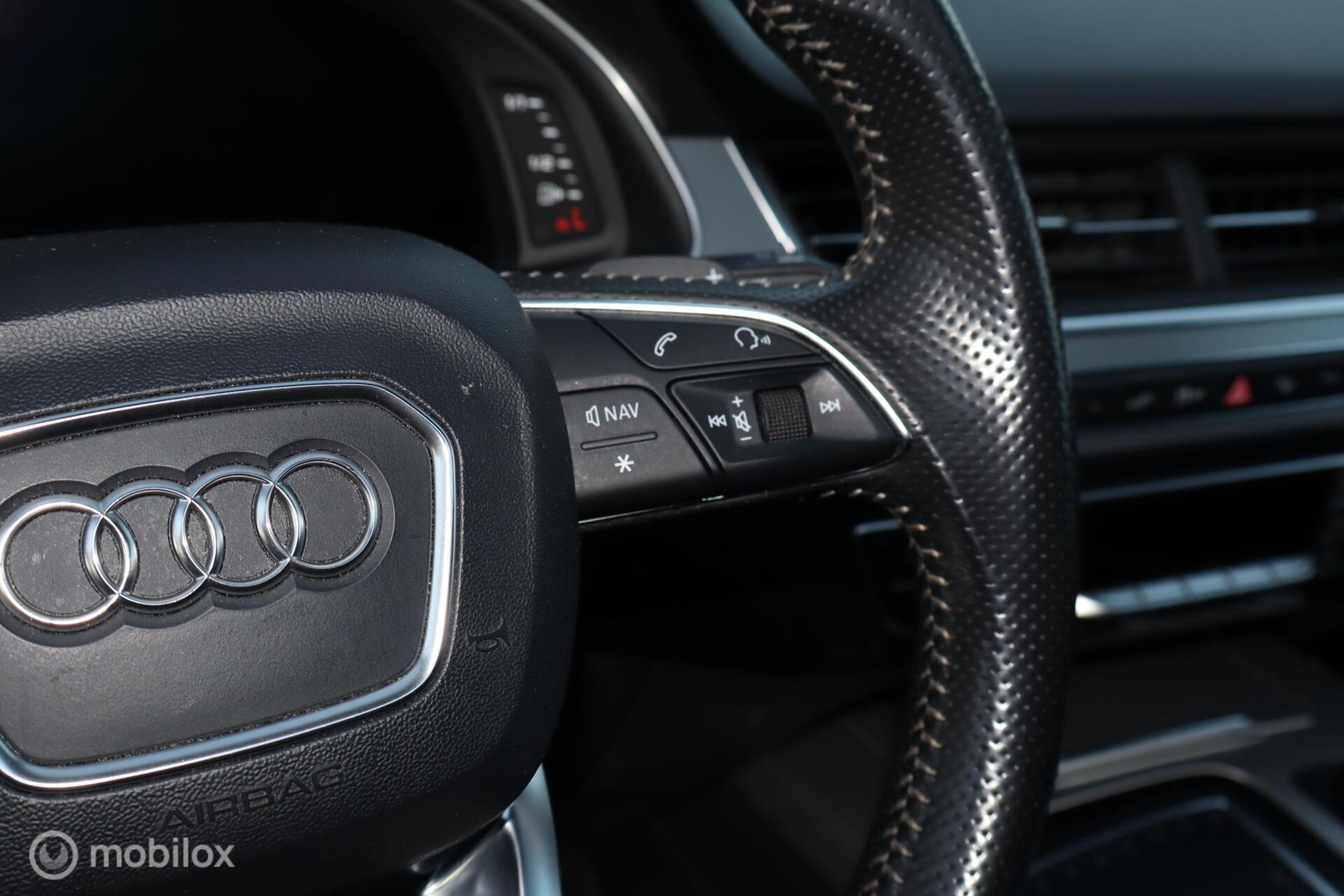 Foto van Audi Q7 E-tron