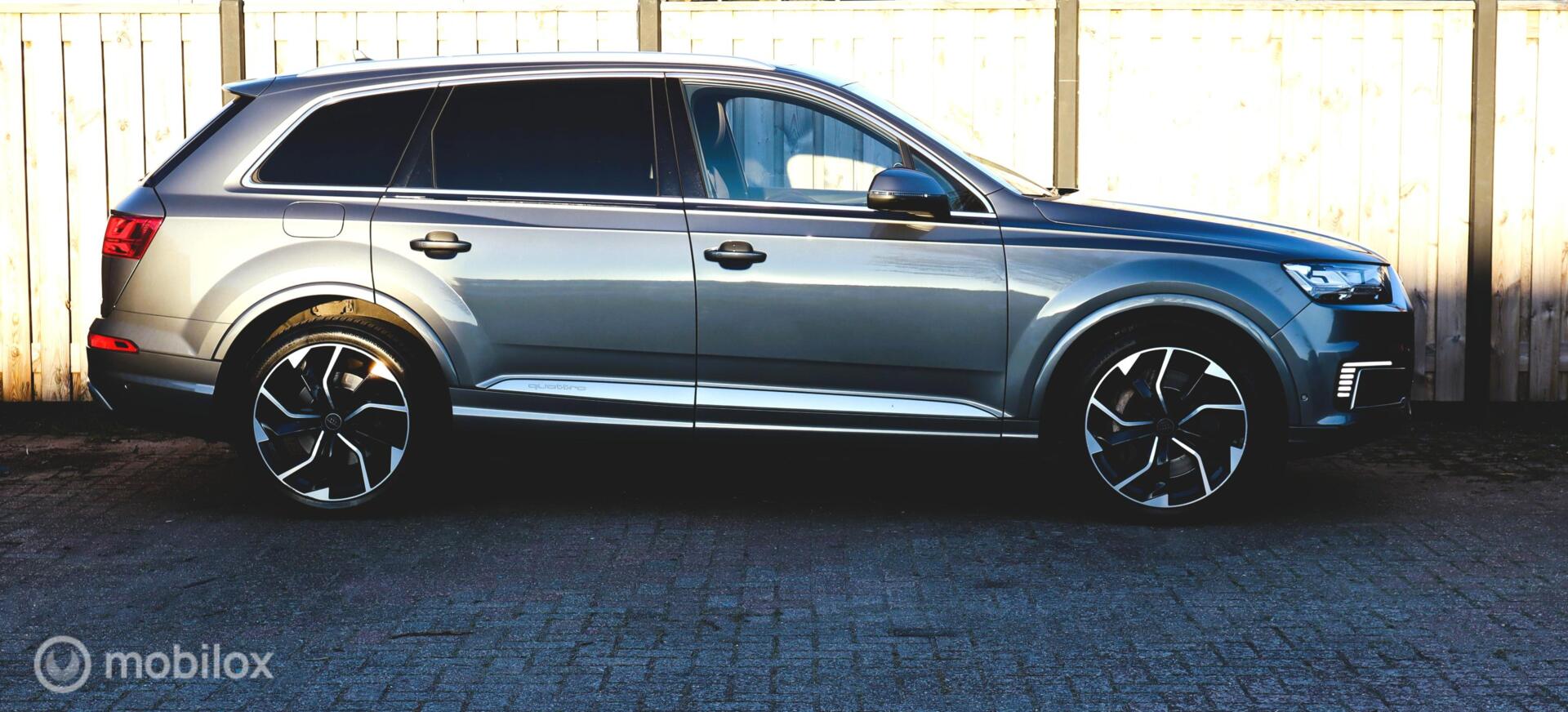 Foto van Audi Q7 E-tron
