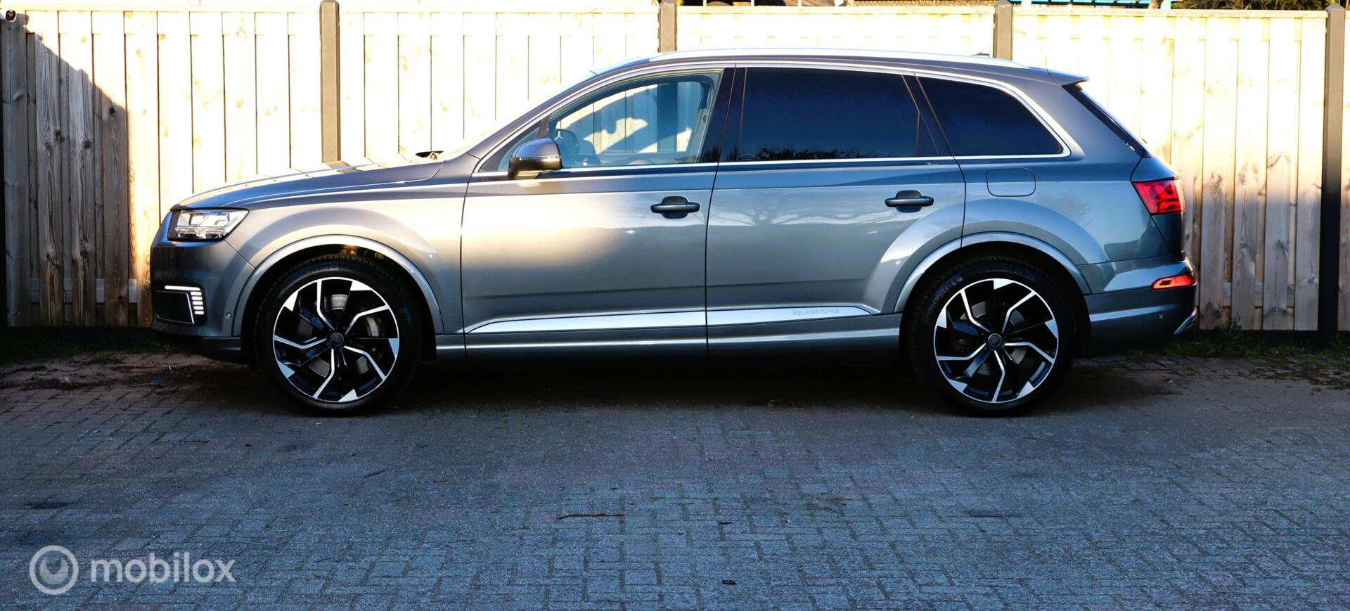 Foto van Audi Q7 E-tron