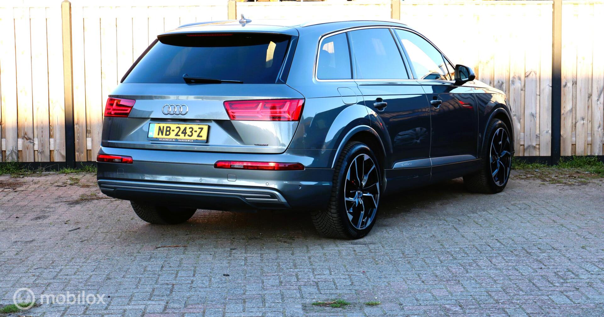 Foto van Audi Q7 E-tron