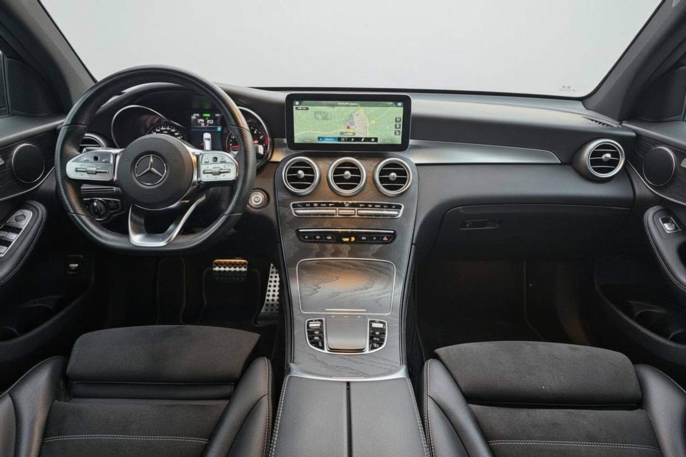 Foto van Mercedes-Benz GLC 300 E 4Matic