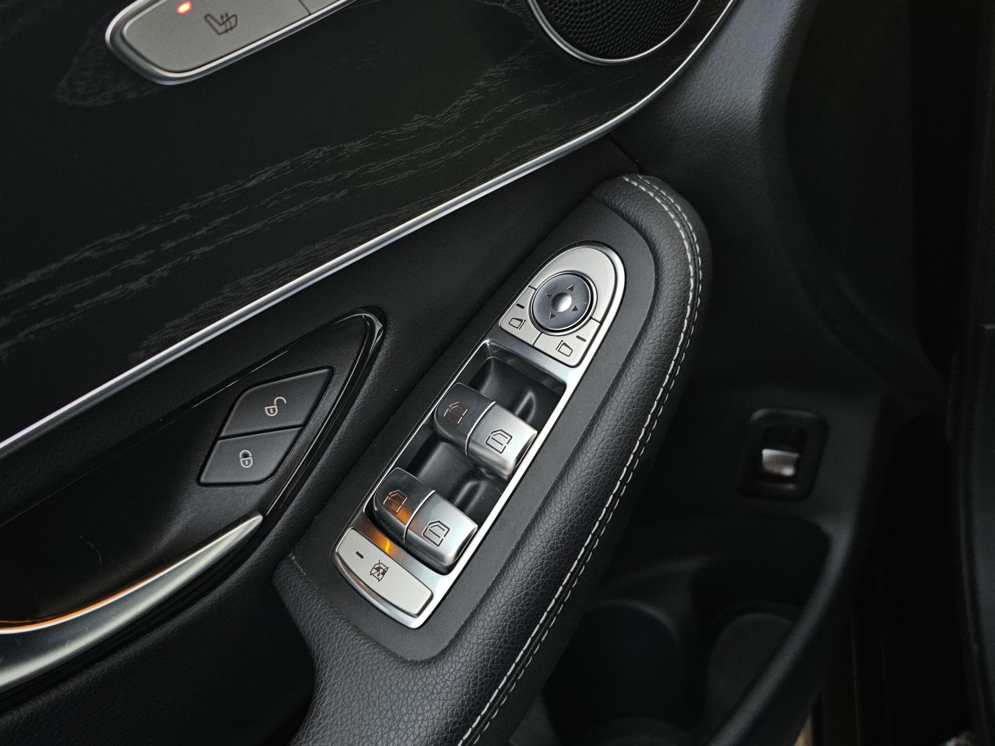 Foto van Mercedes-Benz GLC 300 E 4Matic