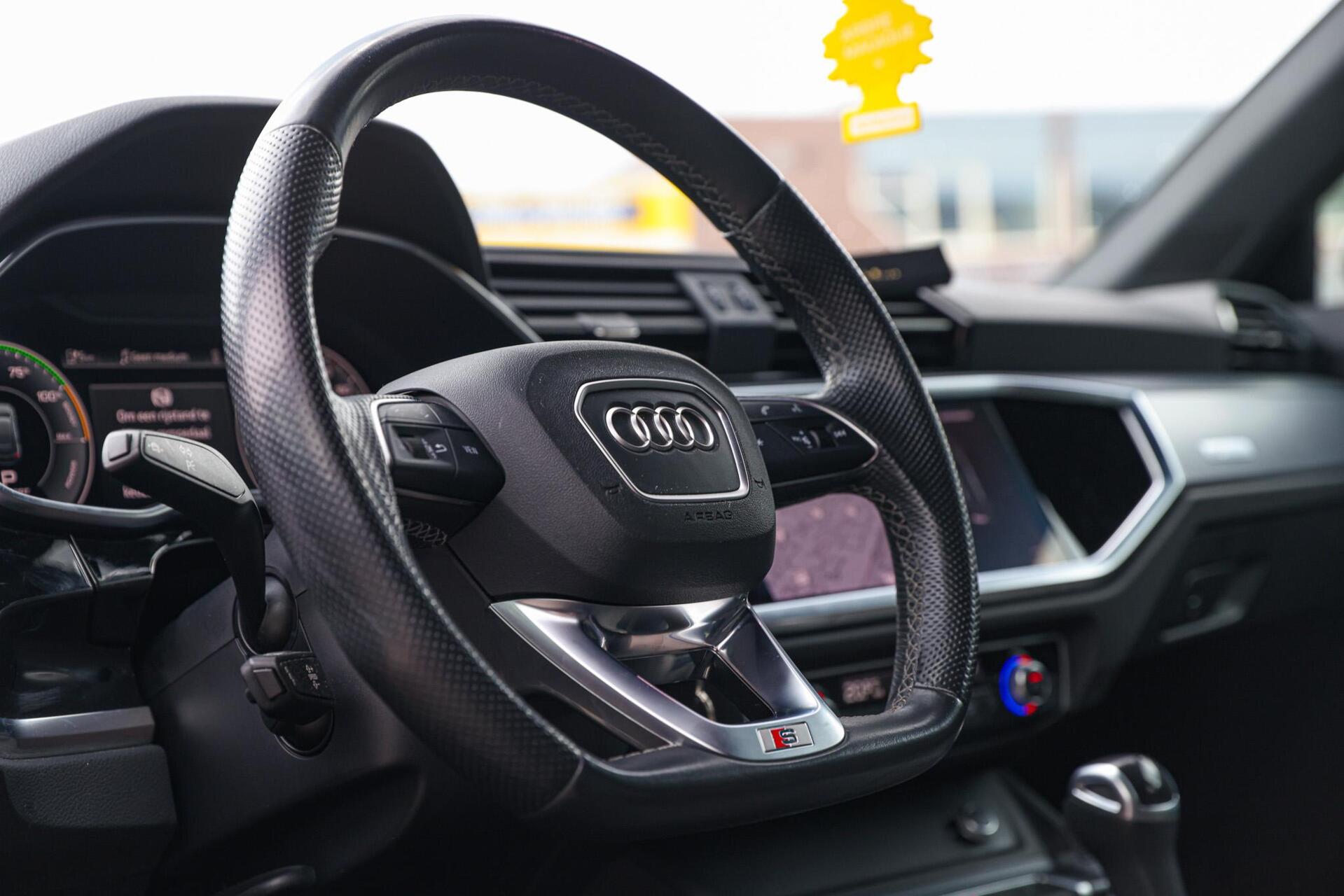 Foto van Audi Q3 Sportback E-tron