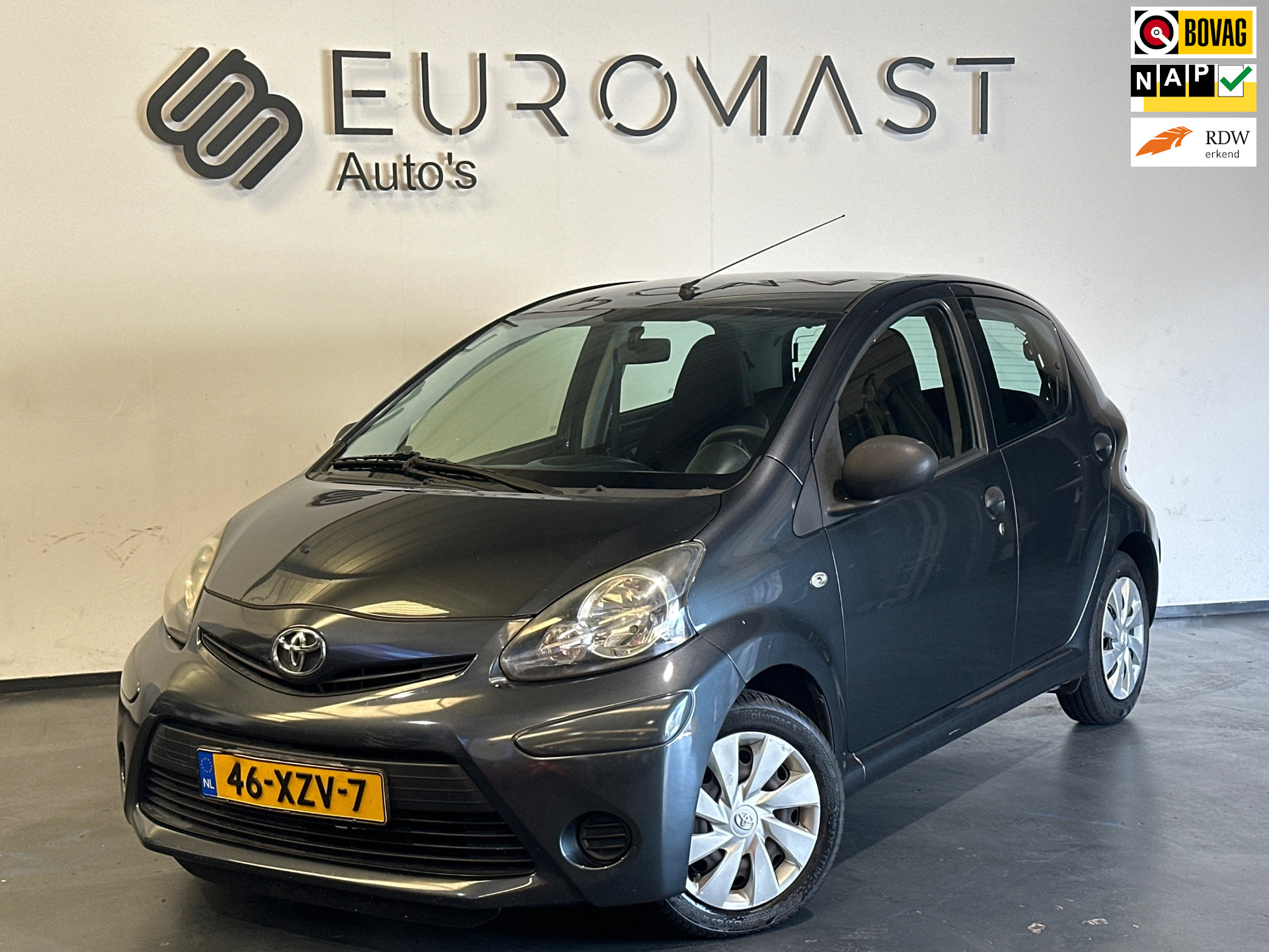 Toyota Toyota Aygo 1.0 VVT-i Comfort Airco | 5deurs | Nieuw apk | Nette auto 2012 - voorkant