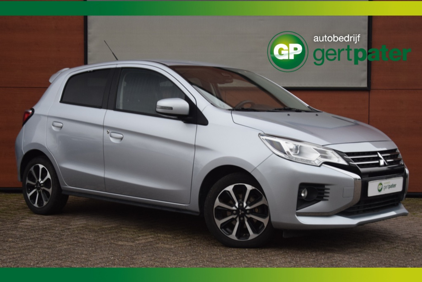 Mitsubishi Mitsubishi Space Star 1.2 Instyle Clima/Camera/Navi/Carplay/LM Velgen 2023 - voorkant
