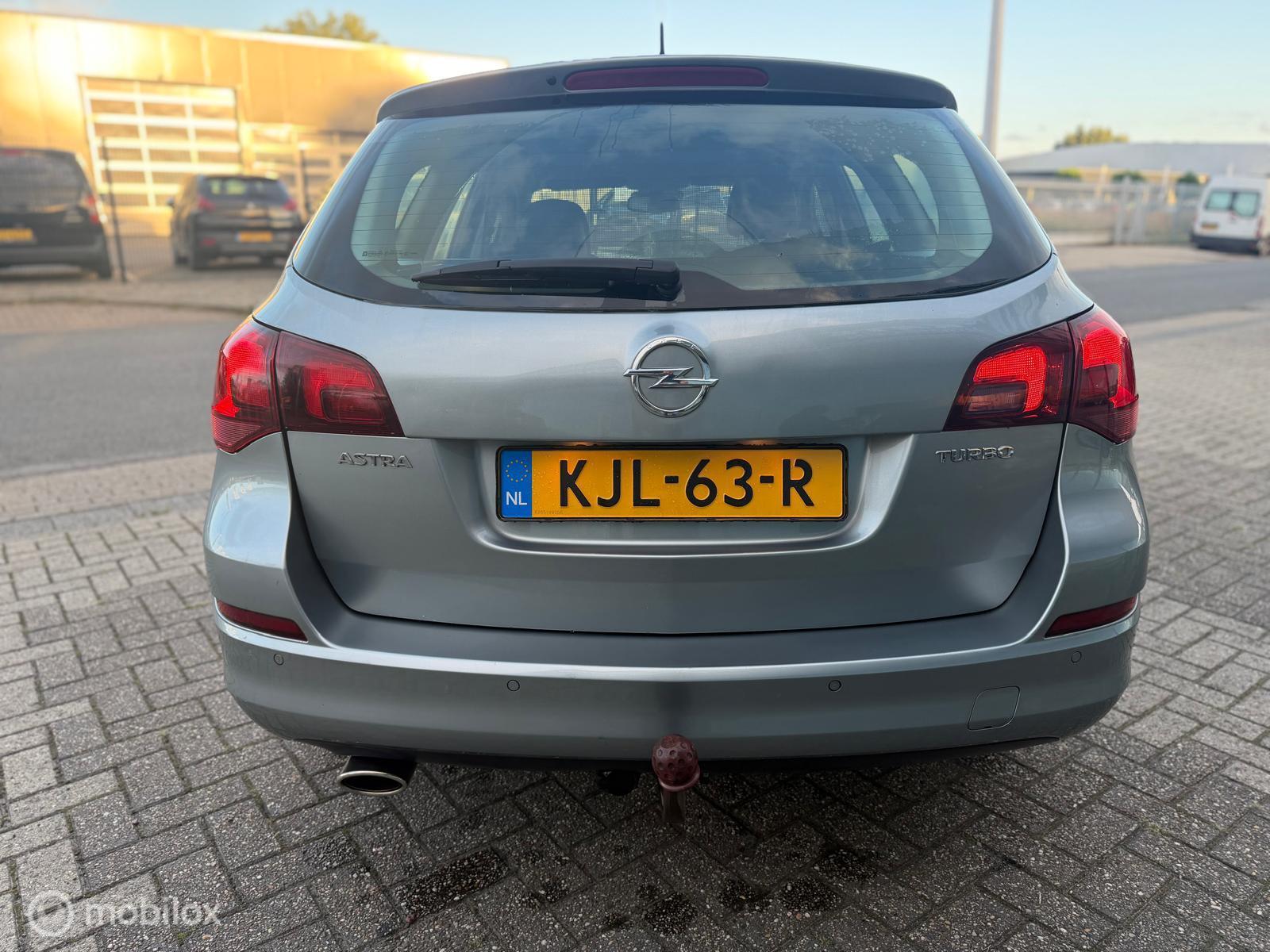 Foto van Opel Astra Sports Tourer