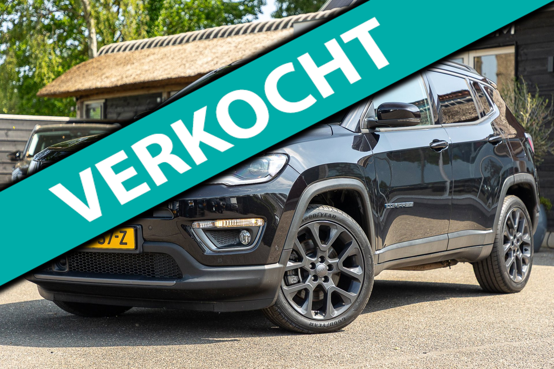 Jeep Compass 4xe 240 Plug-in Hybrid Electric Trailhawk I Pano I Leder I ALpine I Vol opties I 2021 - voorkant