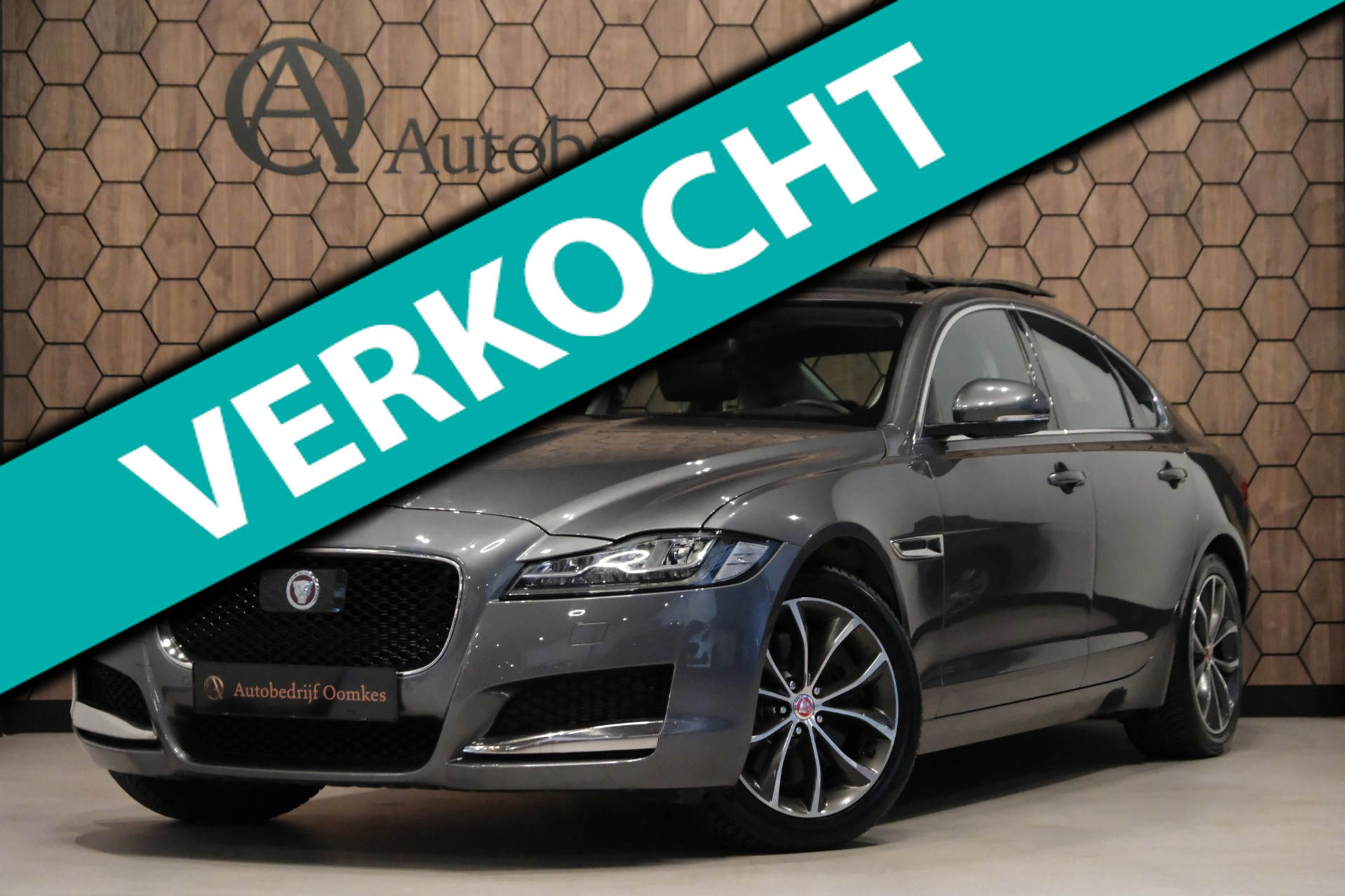Jaguar Jaguar XF 2.0 30t Prestige AWD 300pk! 100.235km UNIEK PANORAMADAK Goedkoop rijden op LPG 2018 - voorkant