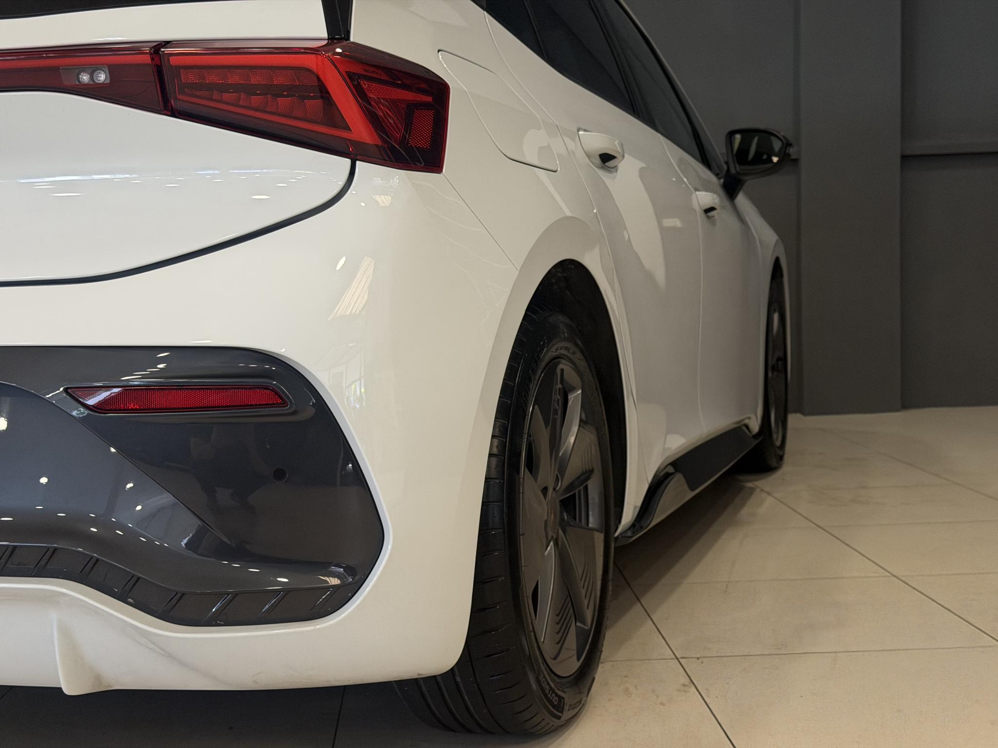 Foto van Cupra Born 150 KW 58/62 KWH