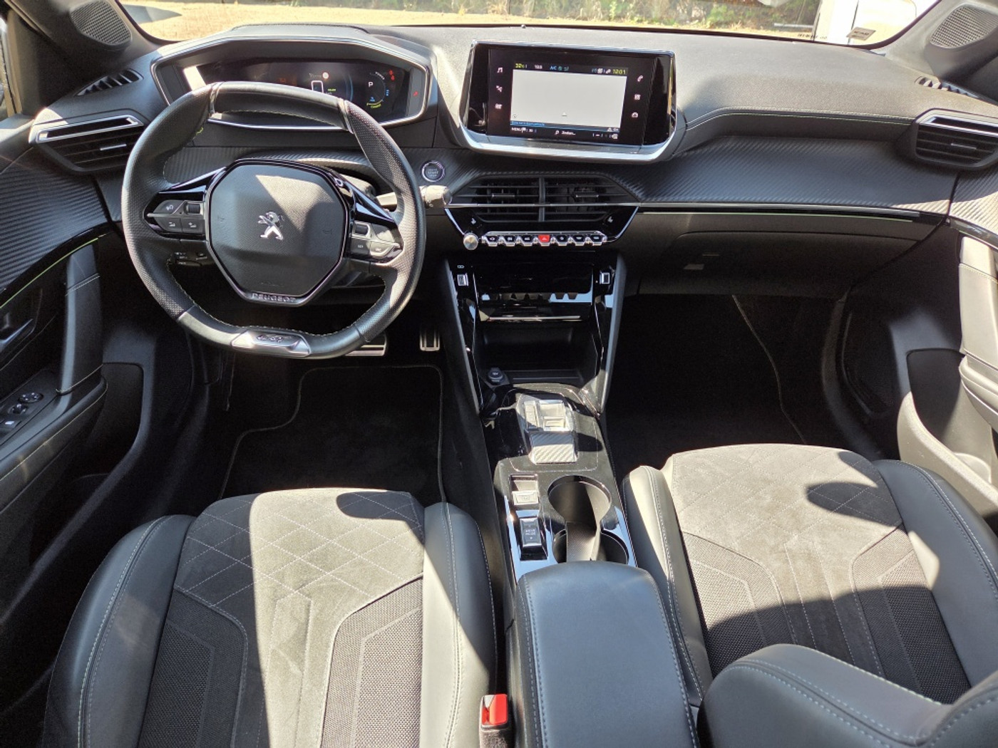 Foto van Peugeot E-208