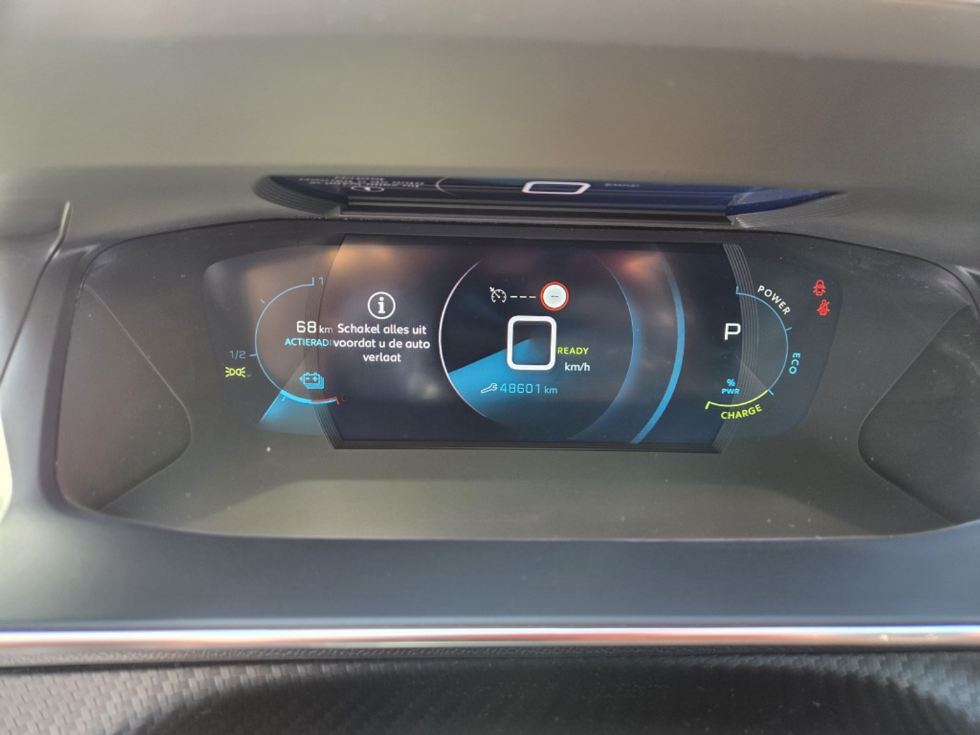 Foto van Peugeot E-208