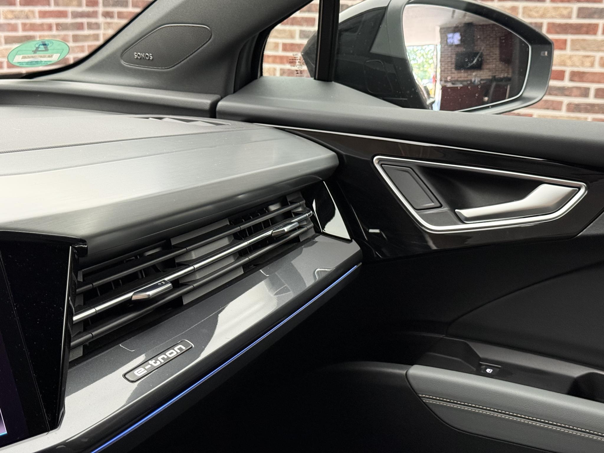 Foto van Audi Q4 50 E-tron