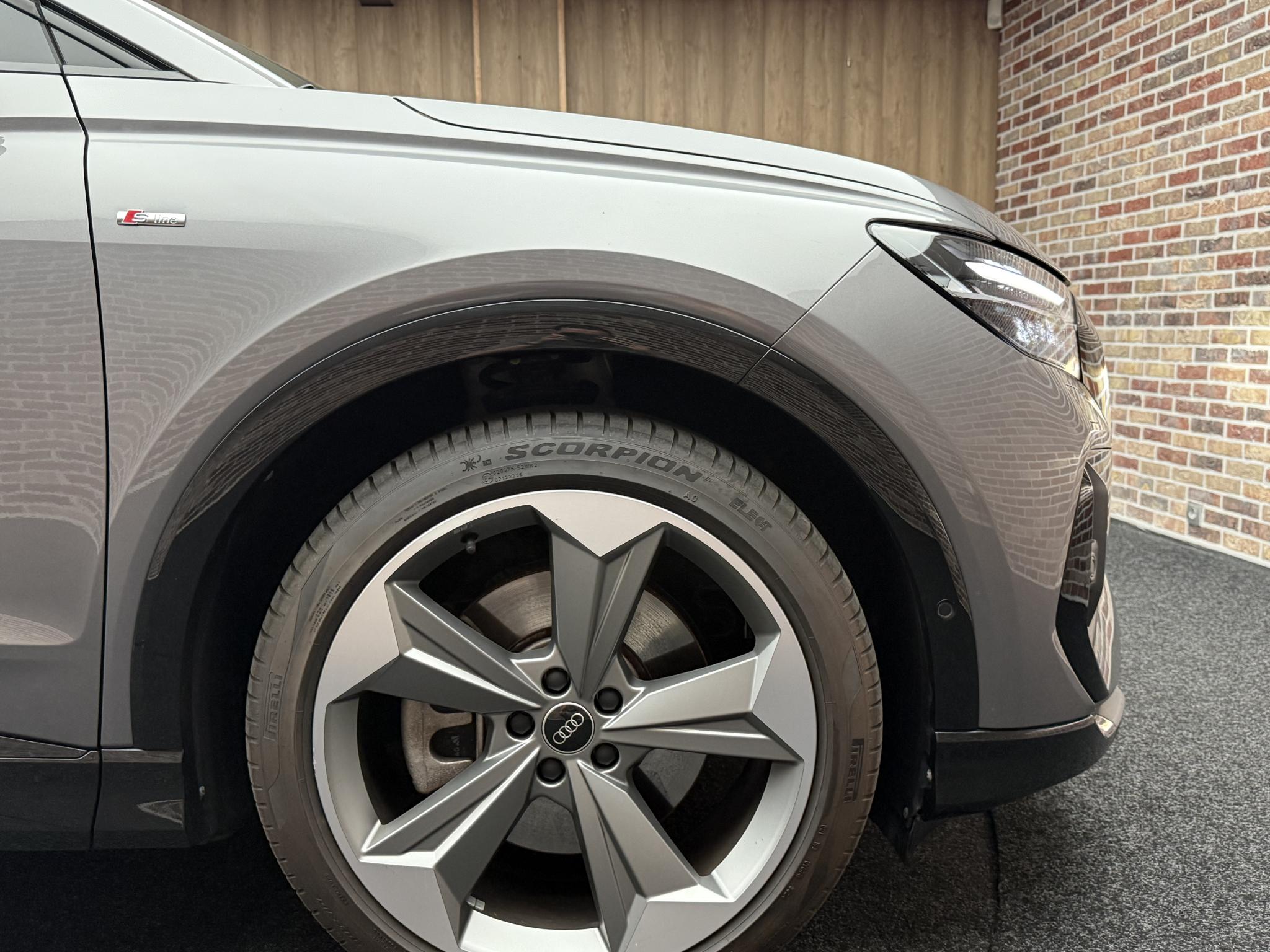 Foto van Audi Q4 50 E-tron