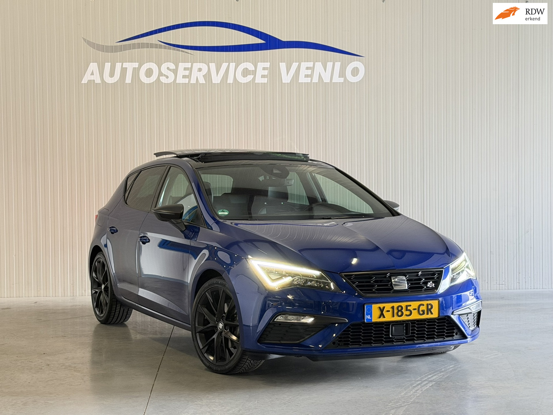 Seat Leon 1.5 TSI FR Ultimate Edition Black |Pano| Carplay| Digitaal Cockpit | Valve Controller 2019 - voorkant