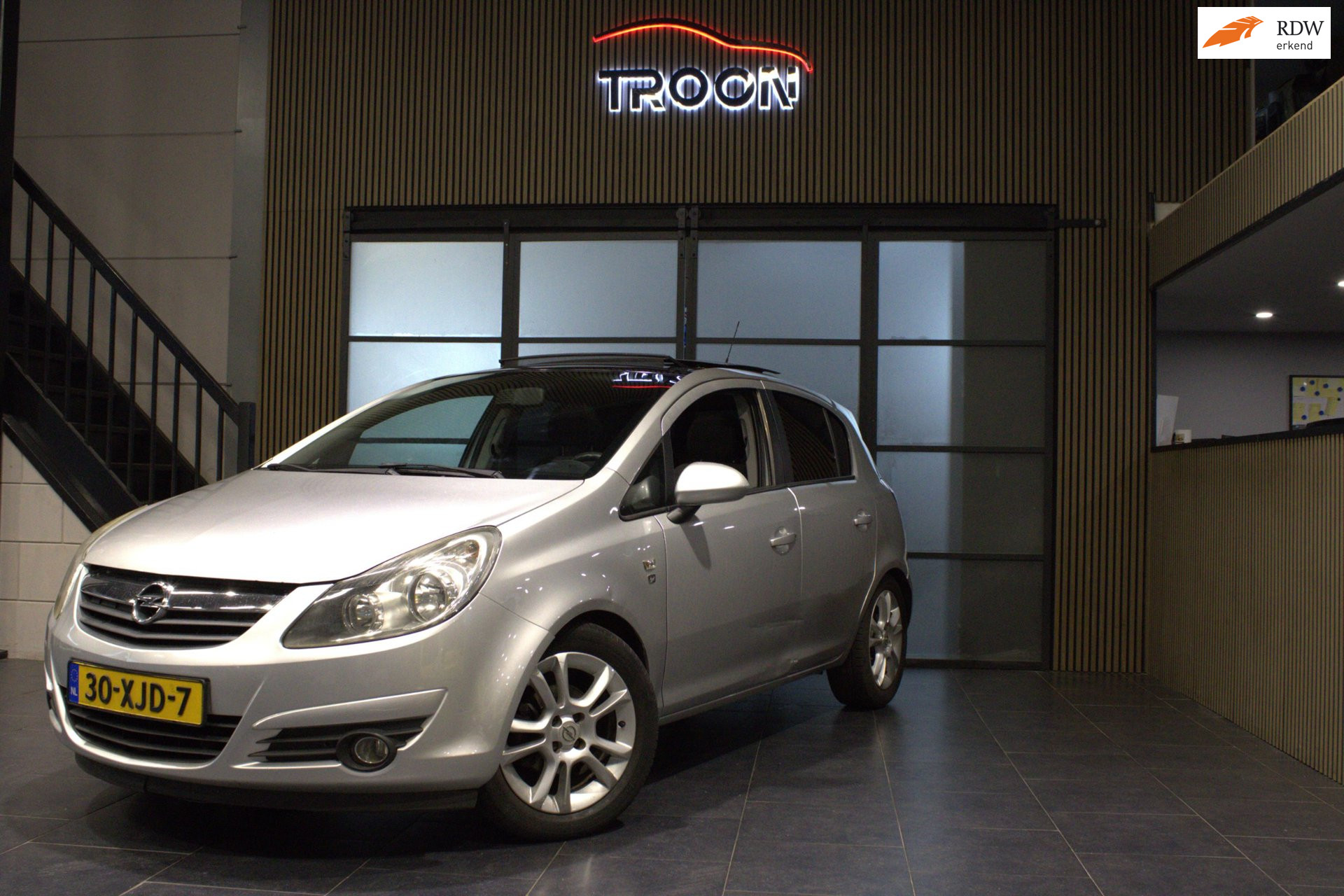 Opel Corsa Opel Corsa 1.4 | Panoramadak | Apple CarPlay & Android Auto | Achteruitrijcamera | 90 PK 2007 - voorkant