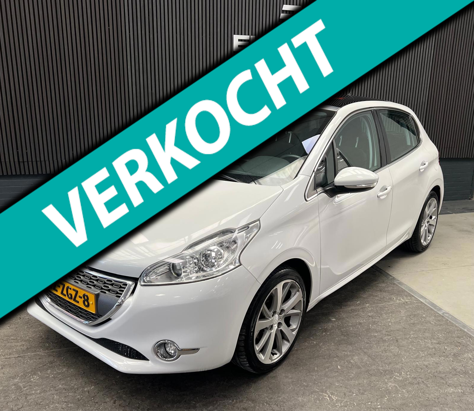 Peugeot 208 1.2 VTi Blue Lease  2e Eigenaar - Nap - Panorama - Navigatie 2012 - voorkant