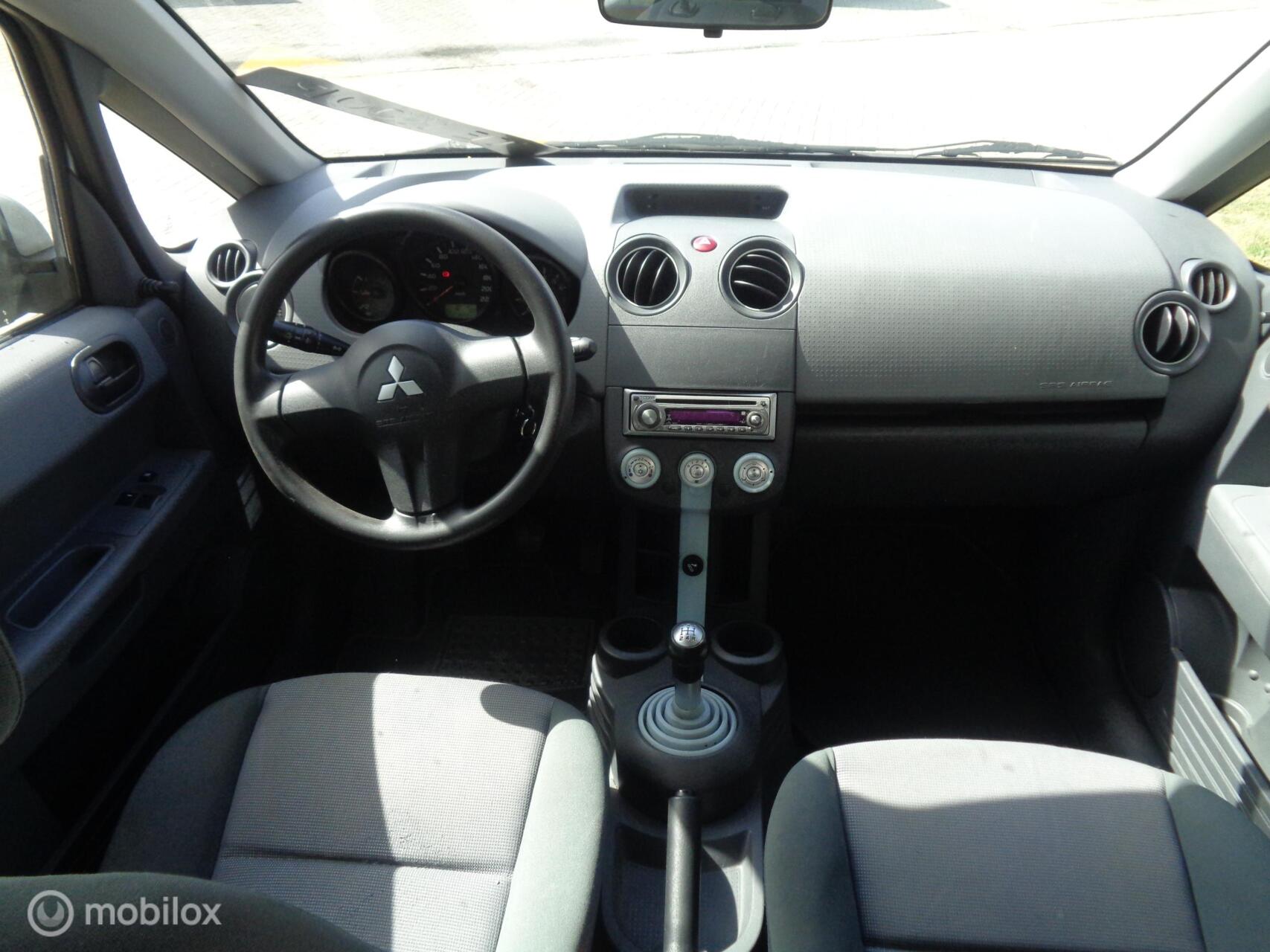 Foto van Mitsubishi Mitsubishi Colt