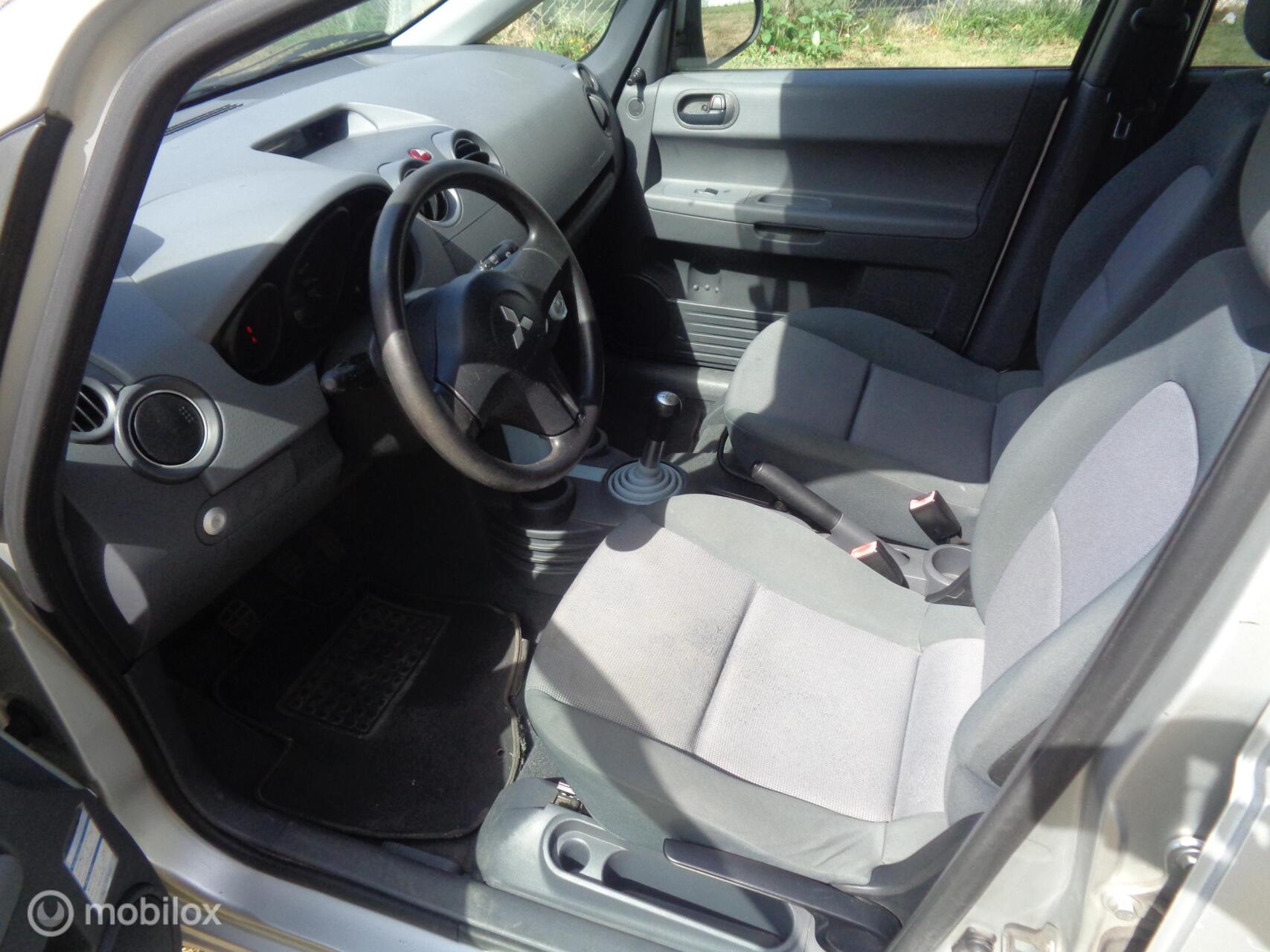 Foto van Mitsubishi Mitsubishi Colt