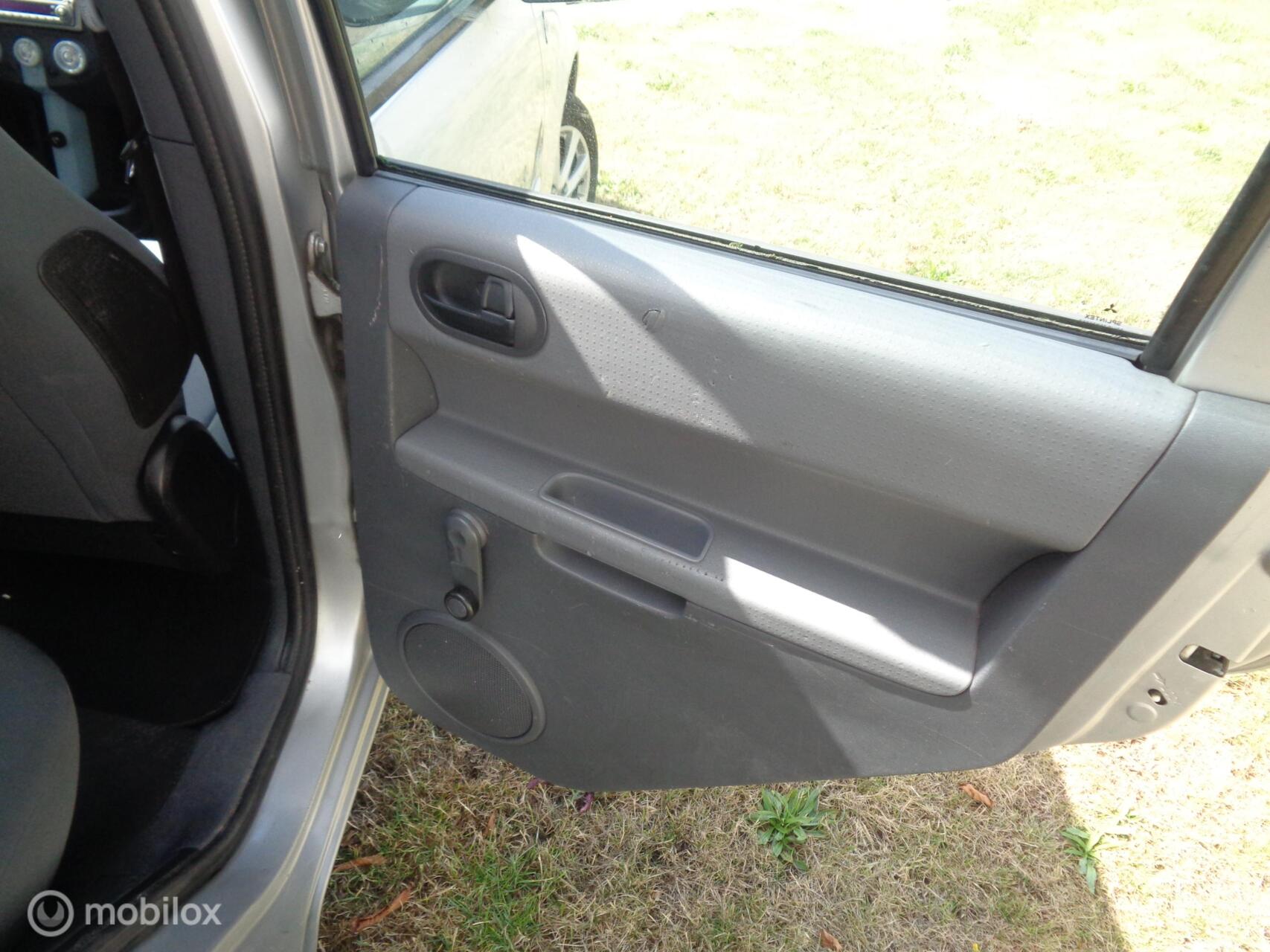 Foto van Mitsubishi Mitsubishi Colt