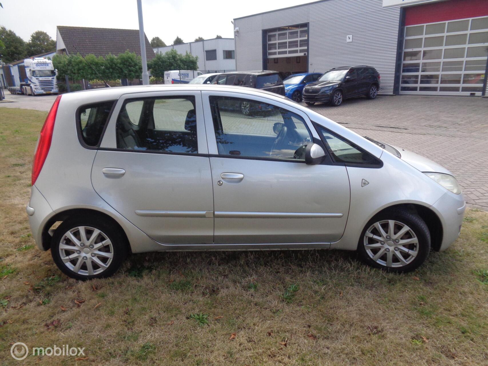 Foto van Mitsubishi Mitsubishi Colt