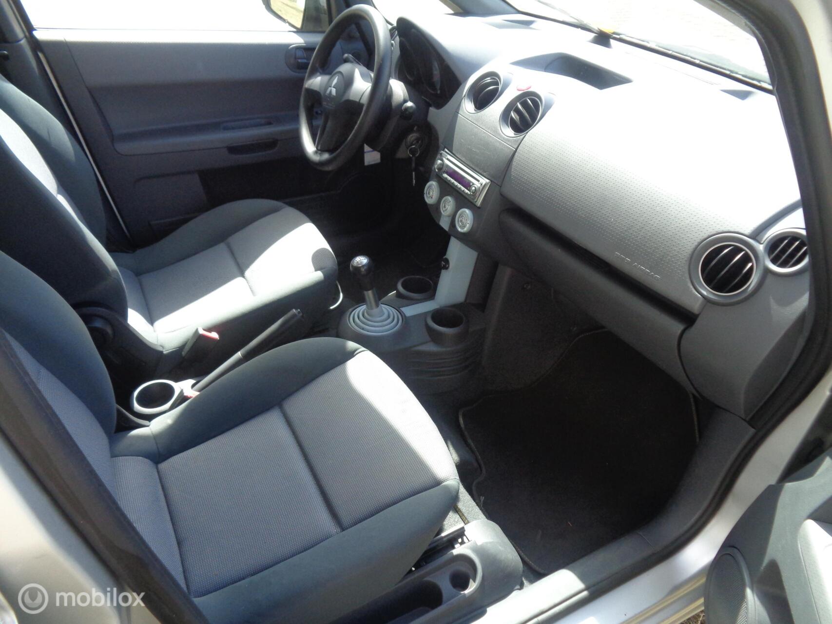 Foto van Mitsubishi Mitsubishi Colt