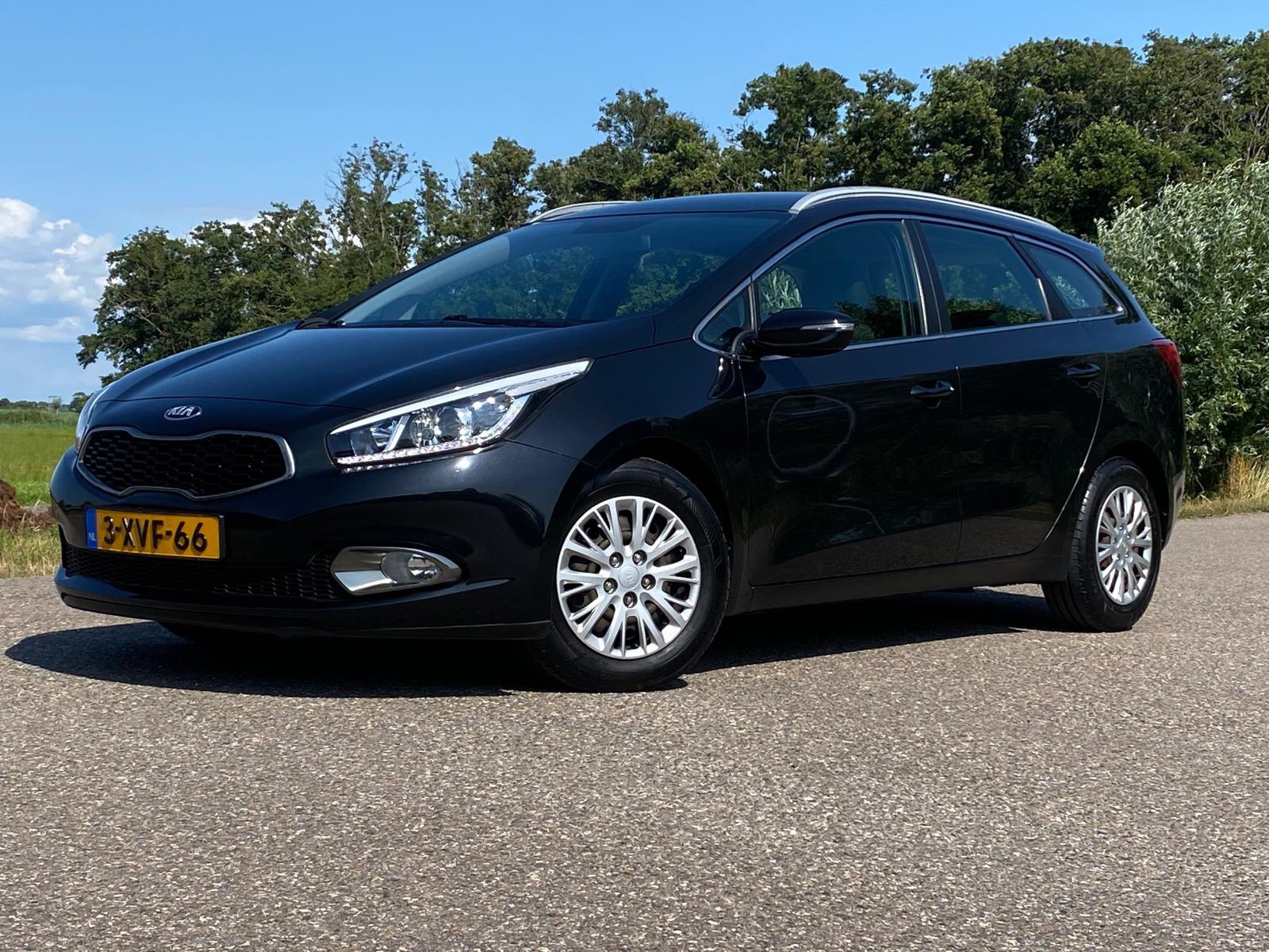 Kia Cee D 1.6 GDI 20th Anniversary NAVI 90.000KM NAP GOed Onderhouden 2014 - voorkant