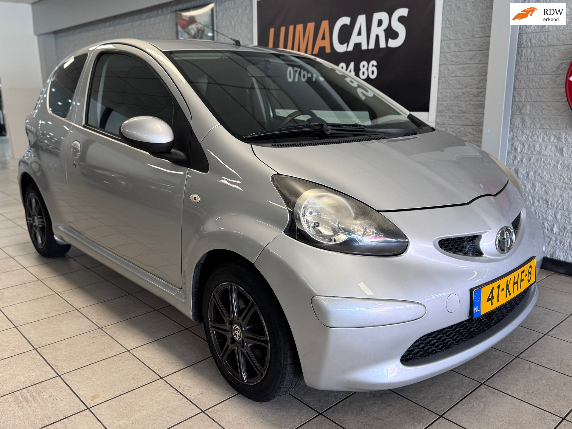 Toyota Toyota Aygo 1.0-12V Access | Nieuwe APK | LM velgen | Airco | 2007 - voorkant
