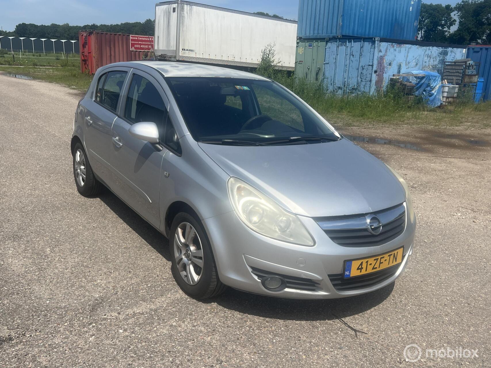 Opel Corsa 1.3 CDTi Cosmo 2008 - voorkant