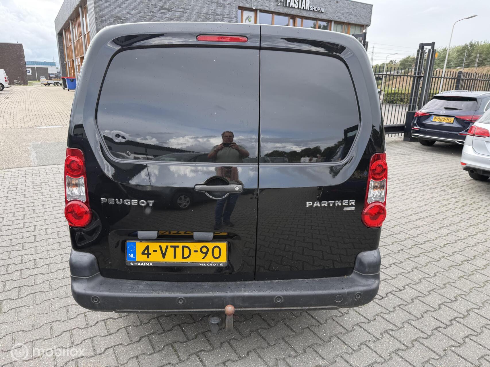 Foto van Peugeot Partner