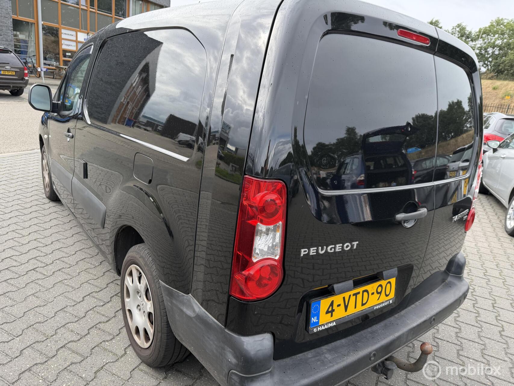 Foto van Peugeot Partner