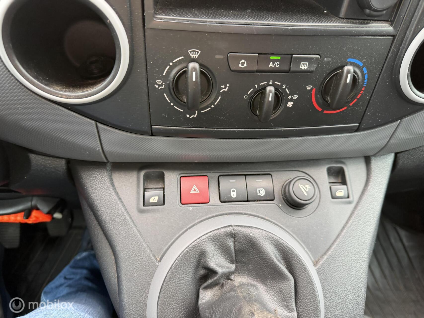 Foto van Peugeot Partner