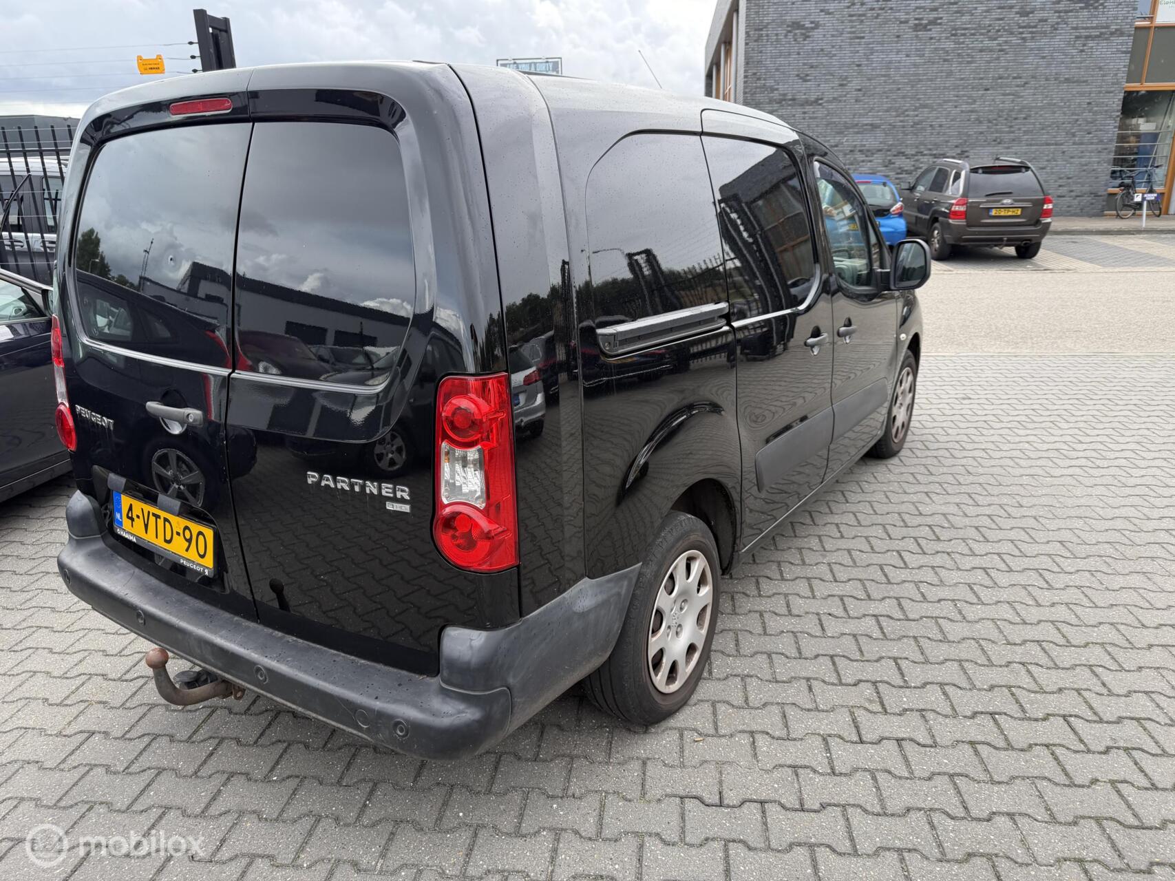 Foto van Peugeot Partner