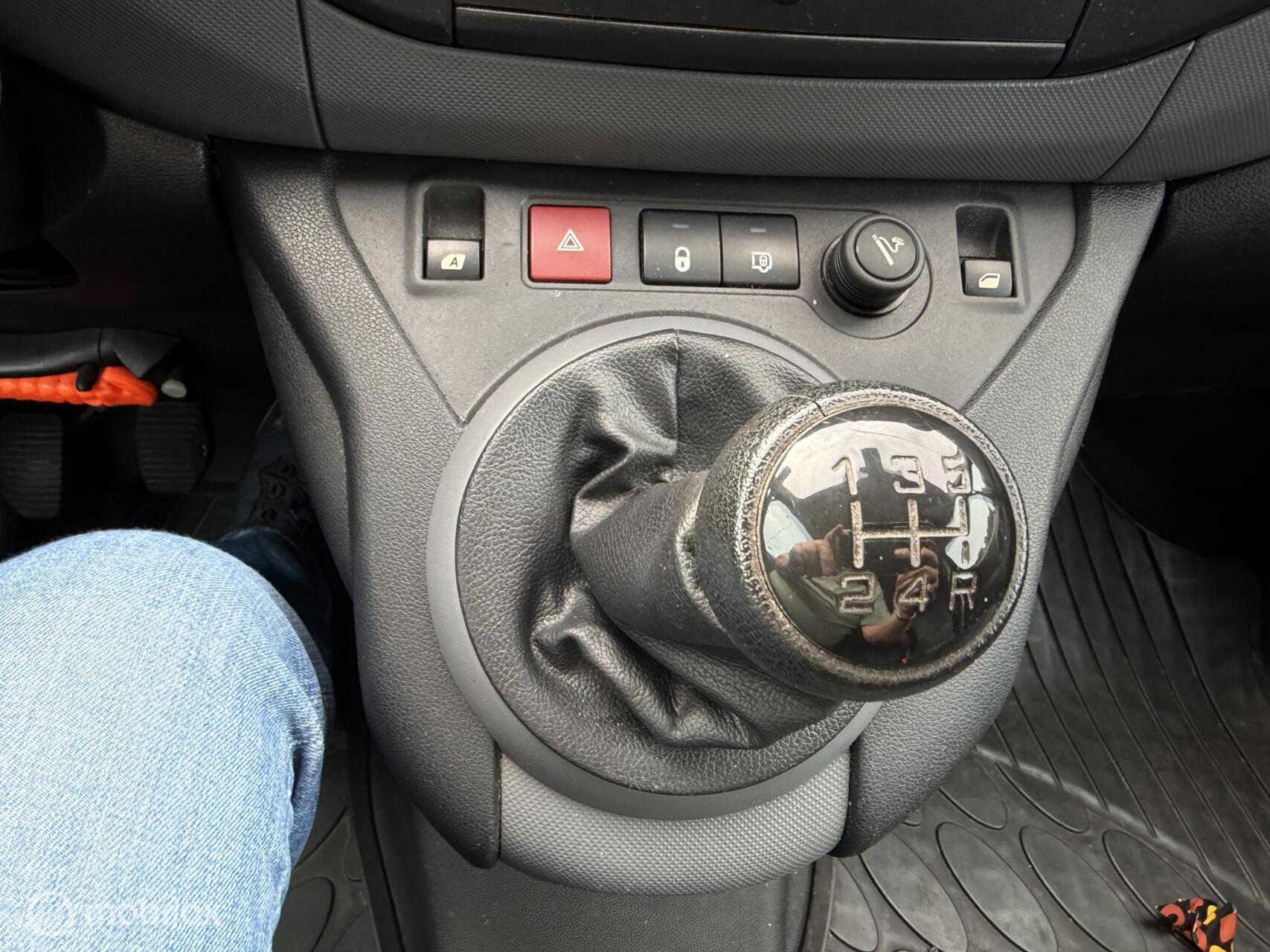 Foto van Peugeot Partner