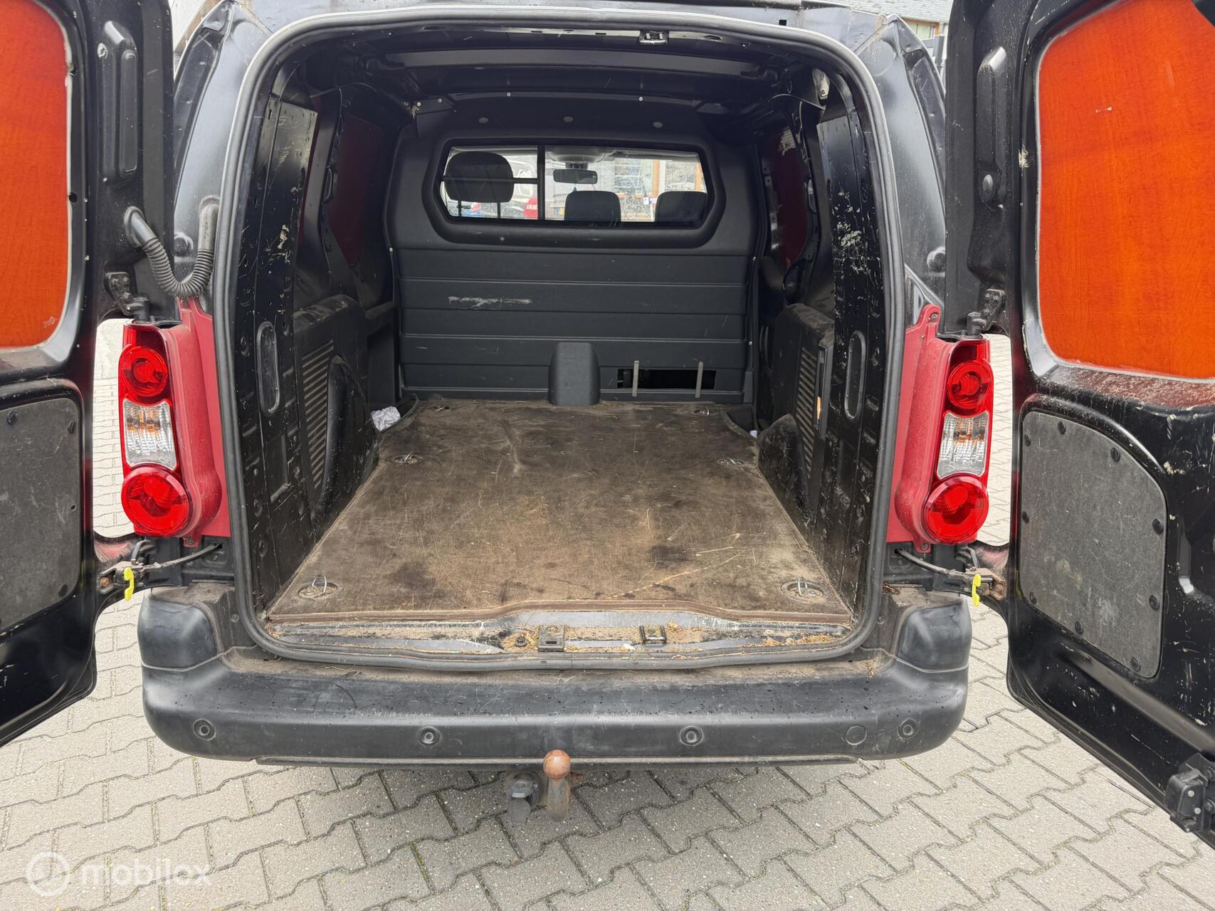 Foto van Peugeot Partner