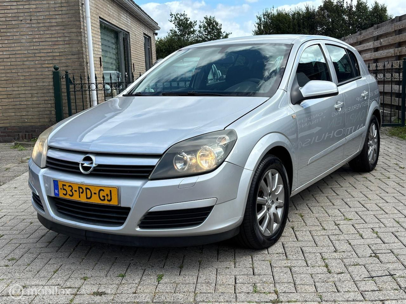 Opel Astra 1.4 Enjoy 2004 - voorkant