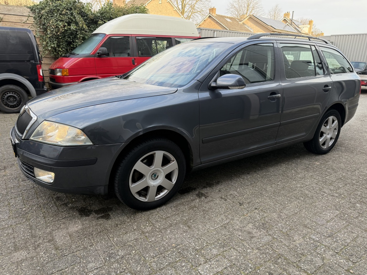 Skoda Octavia 2.0 FSI Elegance 2006APK 7-26 CLIMA, CRUISE 2006 - voorkant